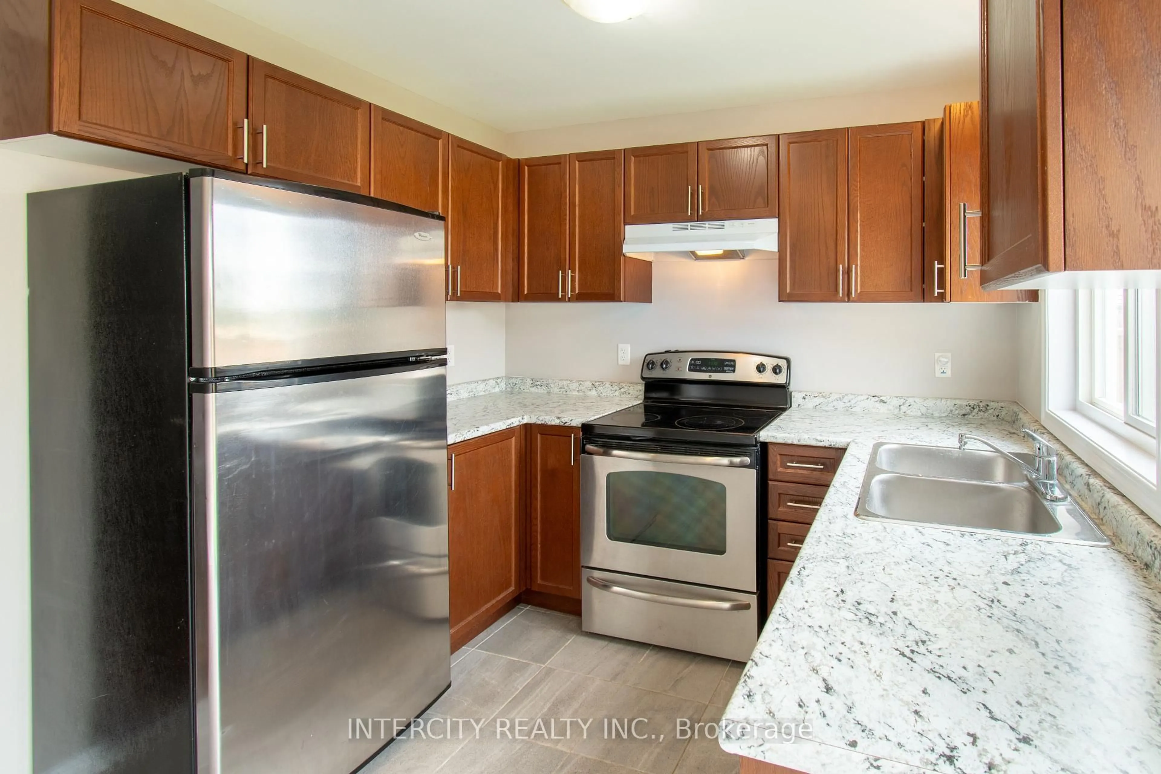 Standard kitchen, unknown for 191 Diana Dr, Orillia Ontario L3V 8J8