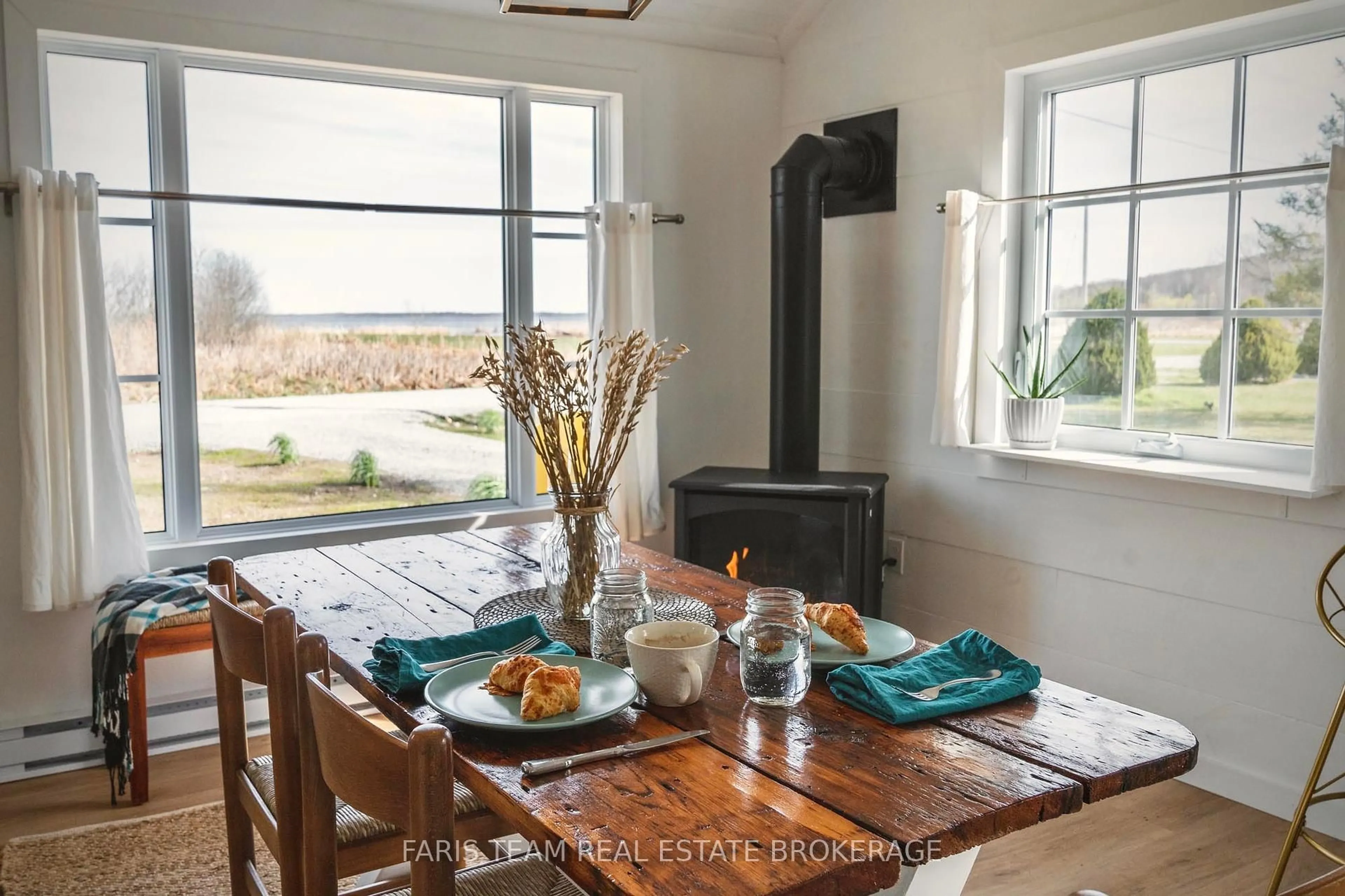 Dining room, unknown for 7 Delta Dr, Tay Ontario L0K 2C0