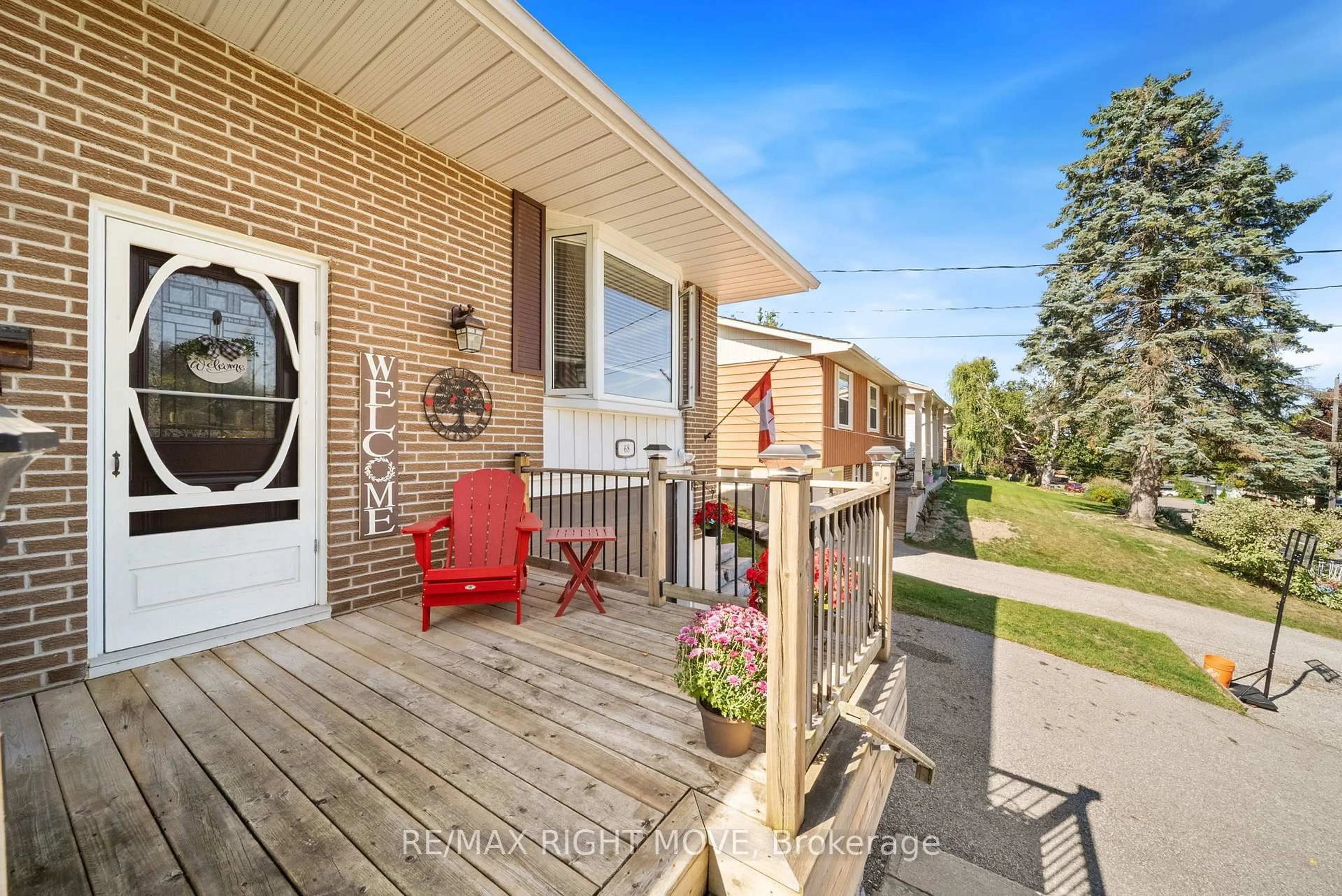 Home with brick exterior material, street for 68 Quinn Ave, Orillia Ontario L3V 3H5