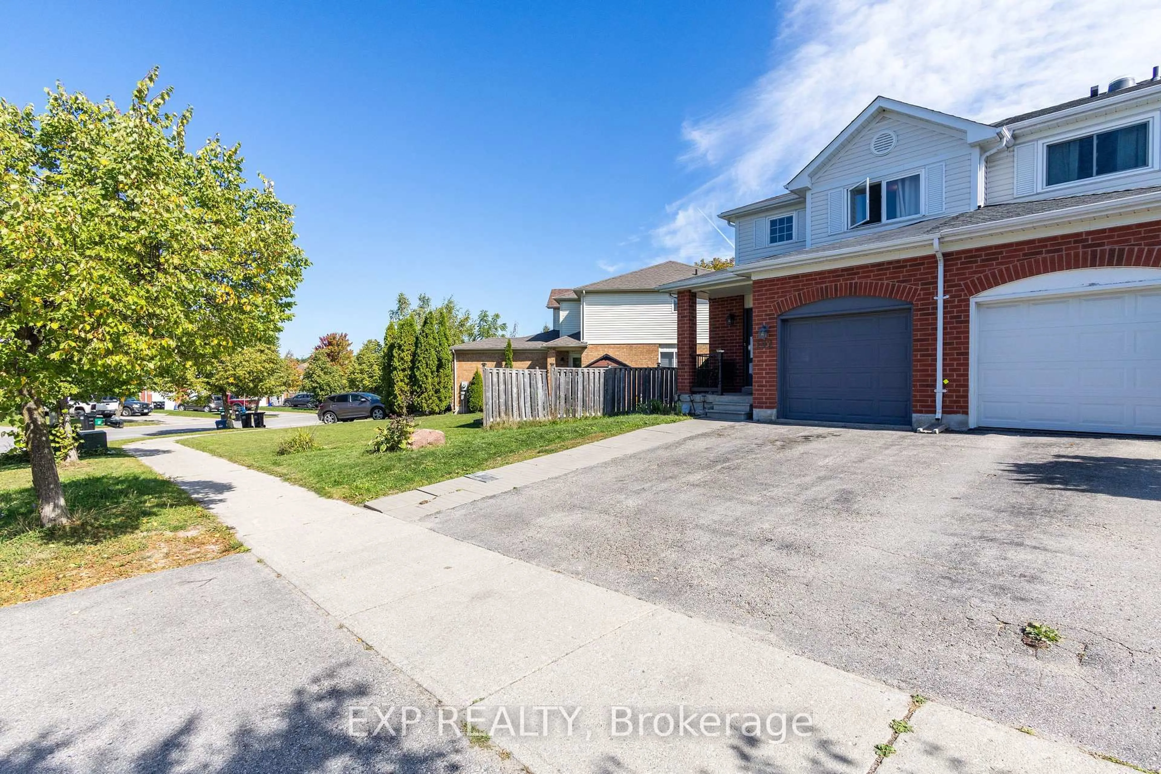 A pic from outside/outdoor area/front of a property/back of a property/a pic from drone, street for 192 Pickett Cres, Barrie Ontario L4N 8C2