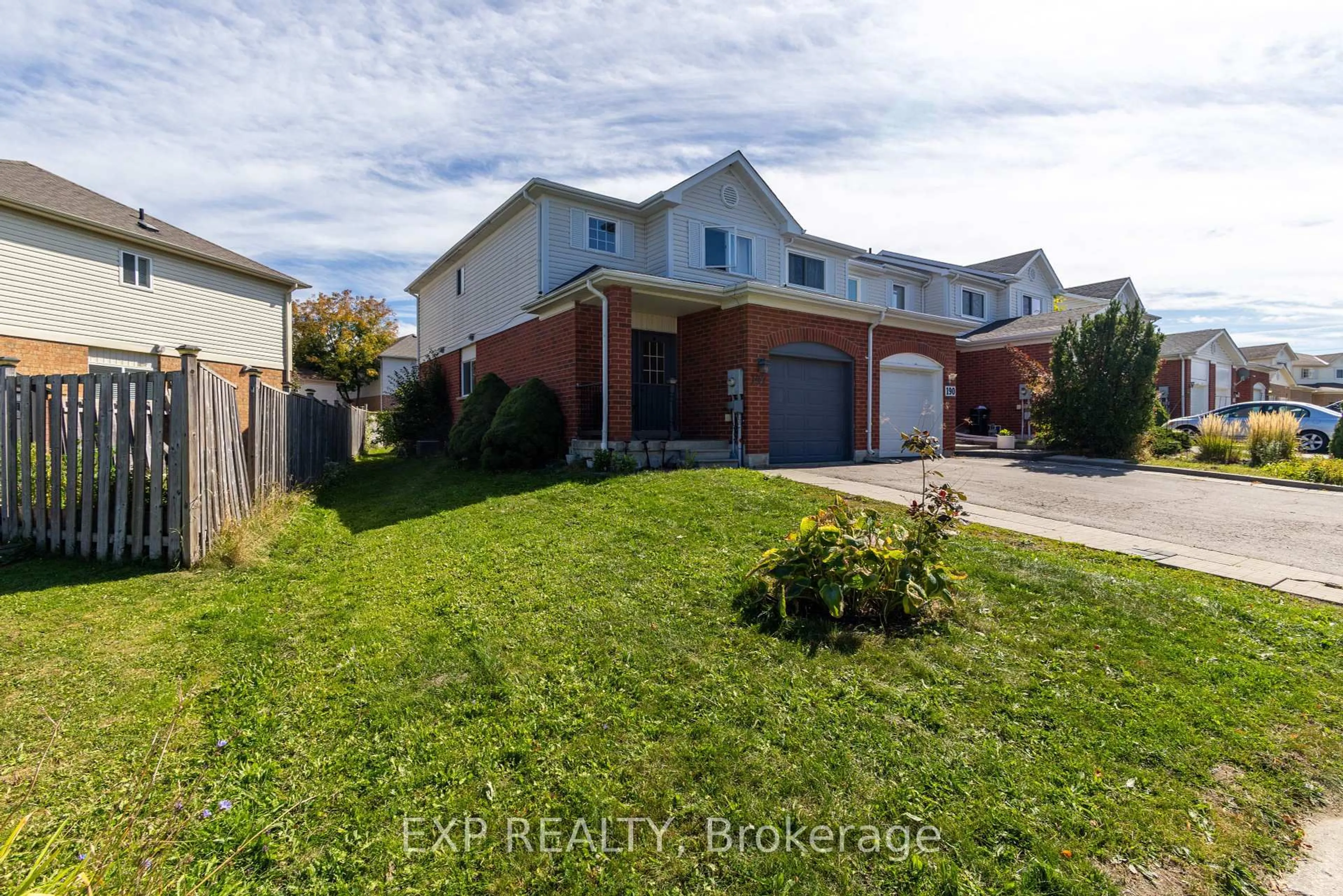 A pic from outside/outdoor area/front of a property/back of a property/a pic from drone, street for 192 Pickett Cres, Barrie Ontario L4N 8C2
