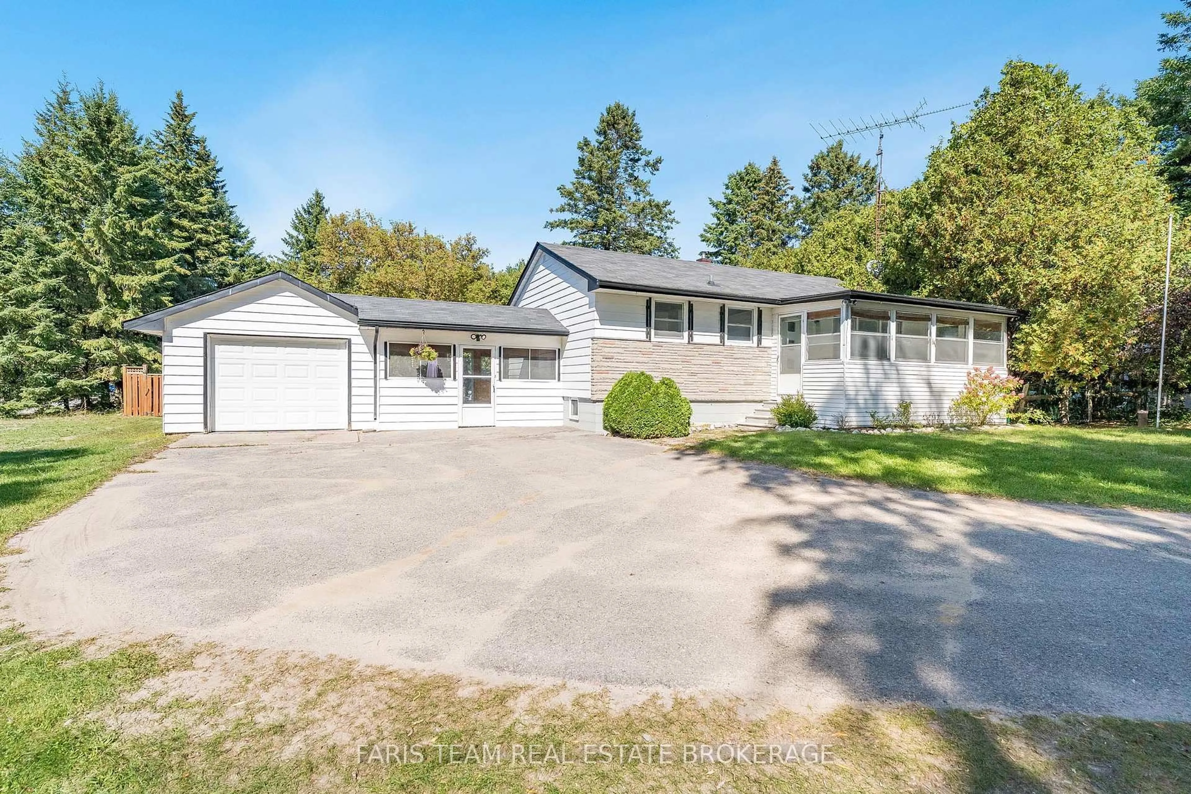 Home with vinyl exterior material, unknown for 2570 Sunnidale Rd, Springwater Ontario L0M 1T2