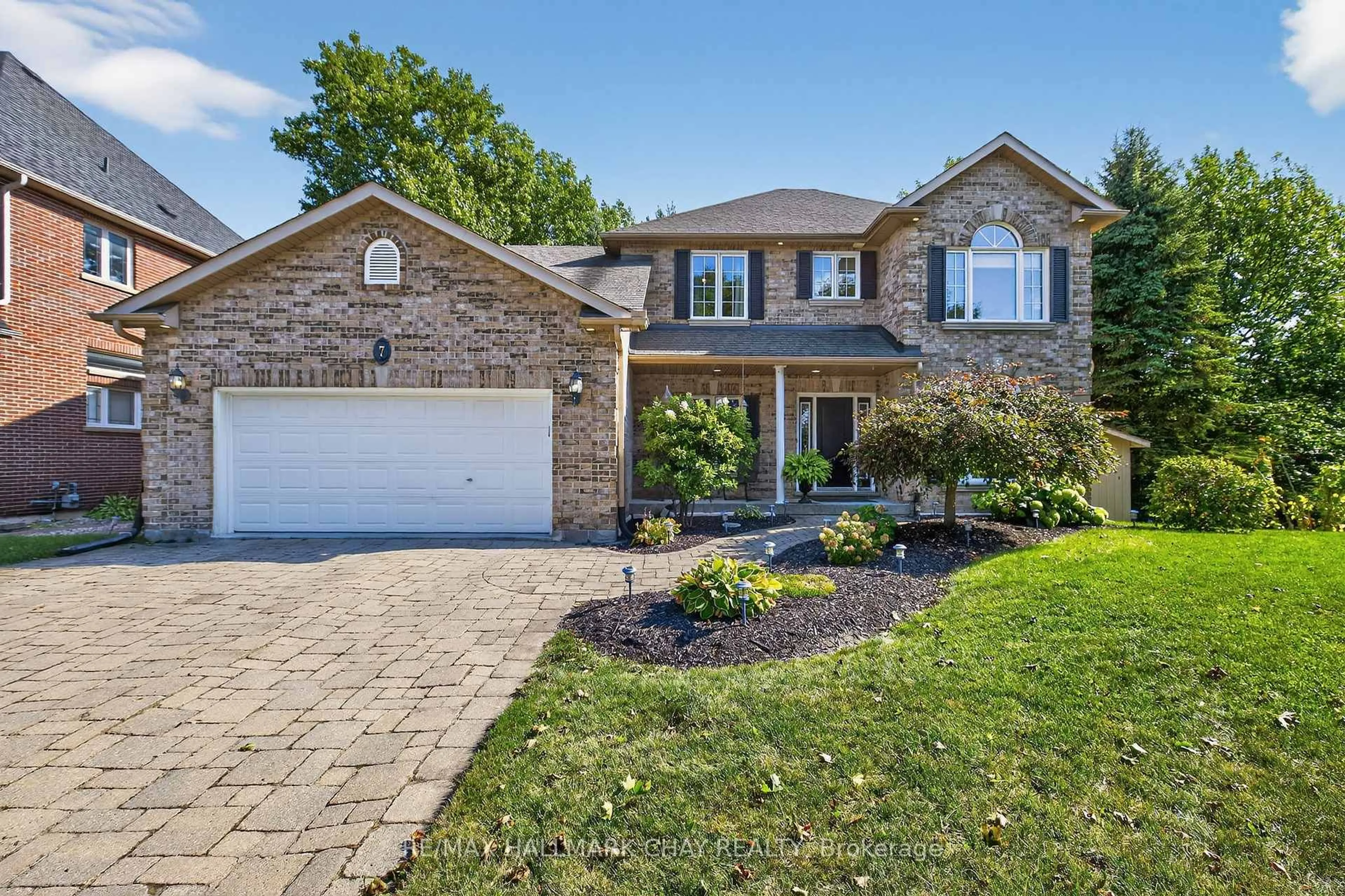 Home with brick exterior material, street for 7 Porcupine Circ, Barrie Ontario L4N 7Z6