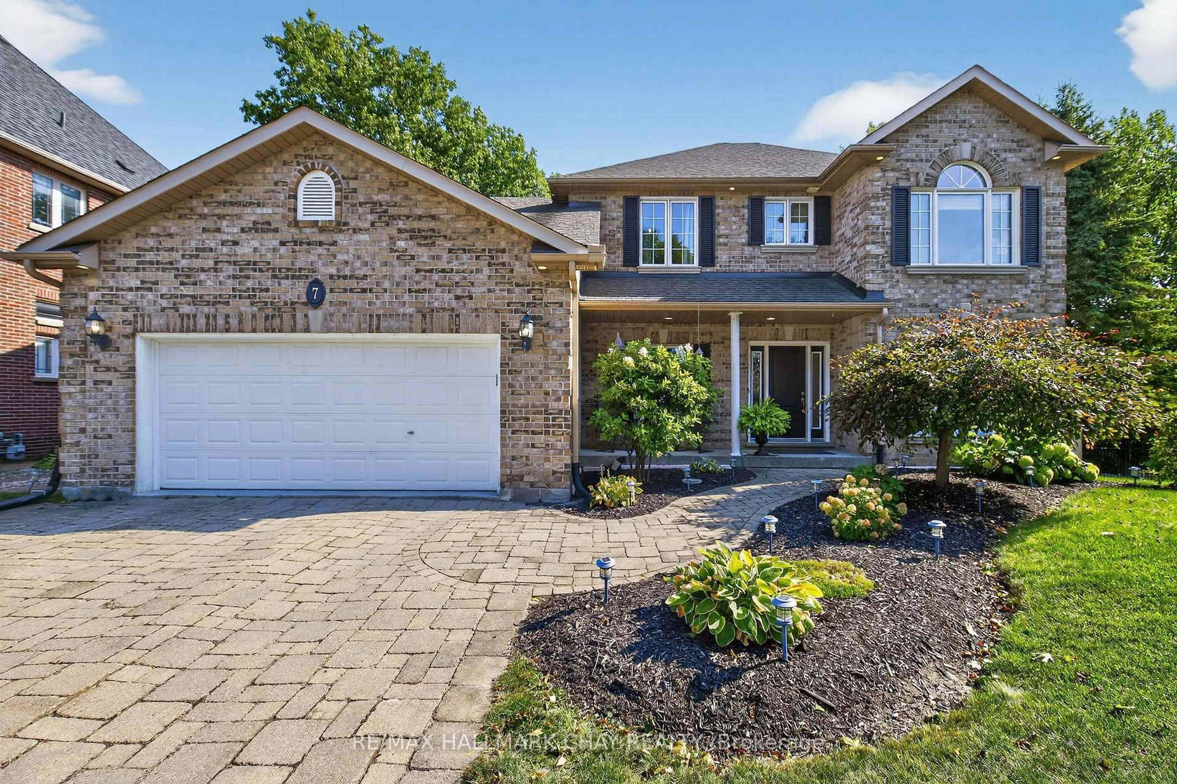 Home with brick exterior material, street for 7 Porcupine Circ, Barrie Ontario L4N 7Z6