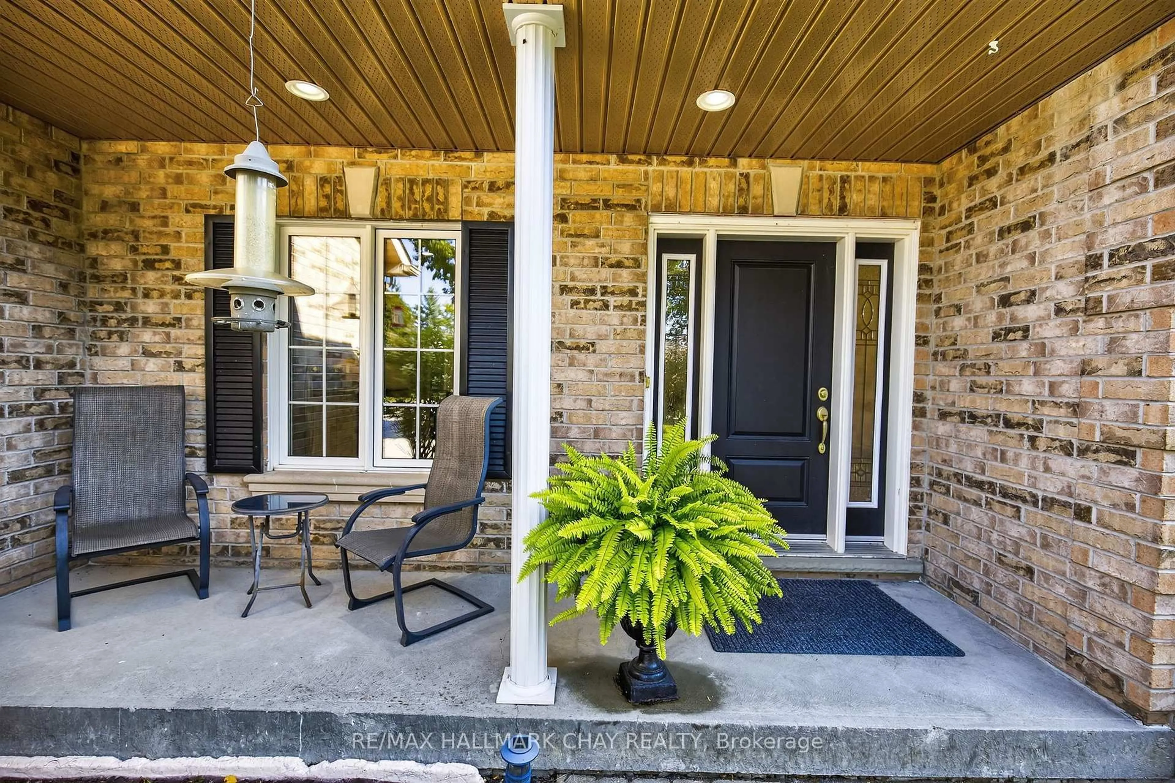 Patio, street for 7 Porcupine Circ, Barrie Ontario L4N 7Z6