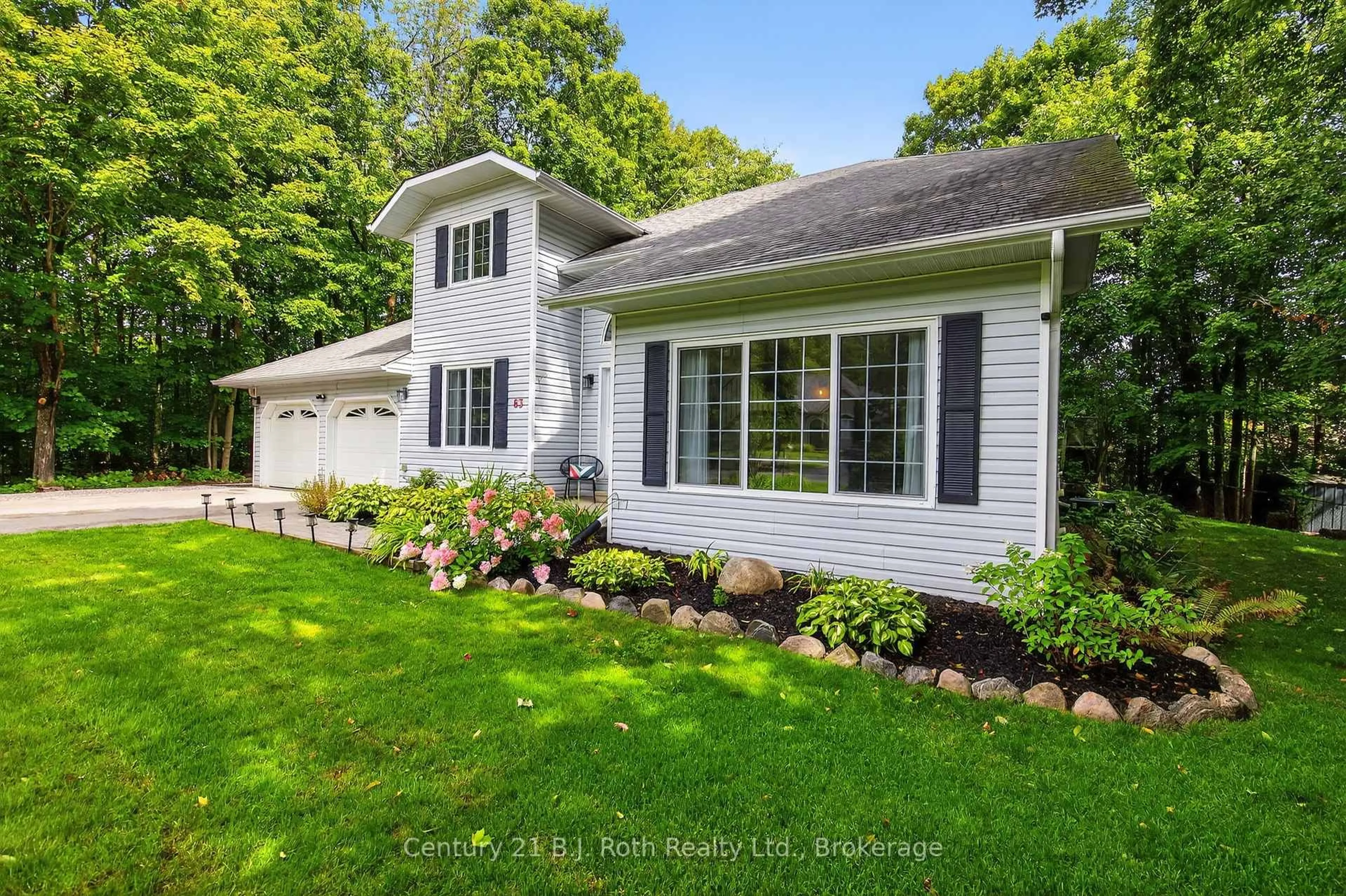 Home with vinyl exterior material, street for 83 Wozniak Rd, Penetanguishene Ontario L9M 1W6
