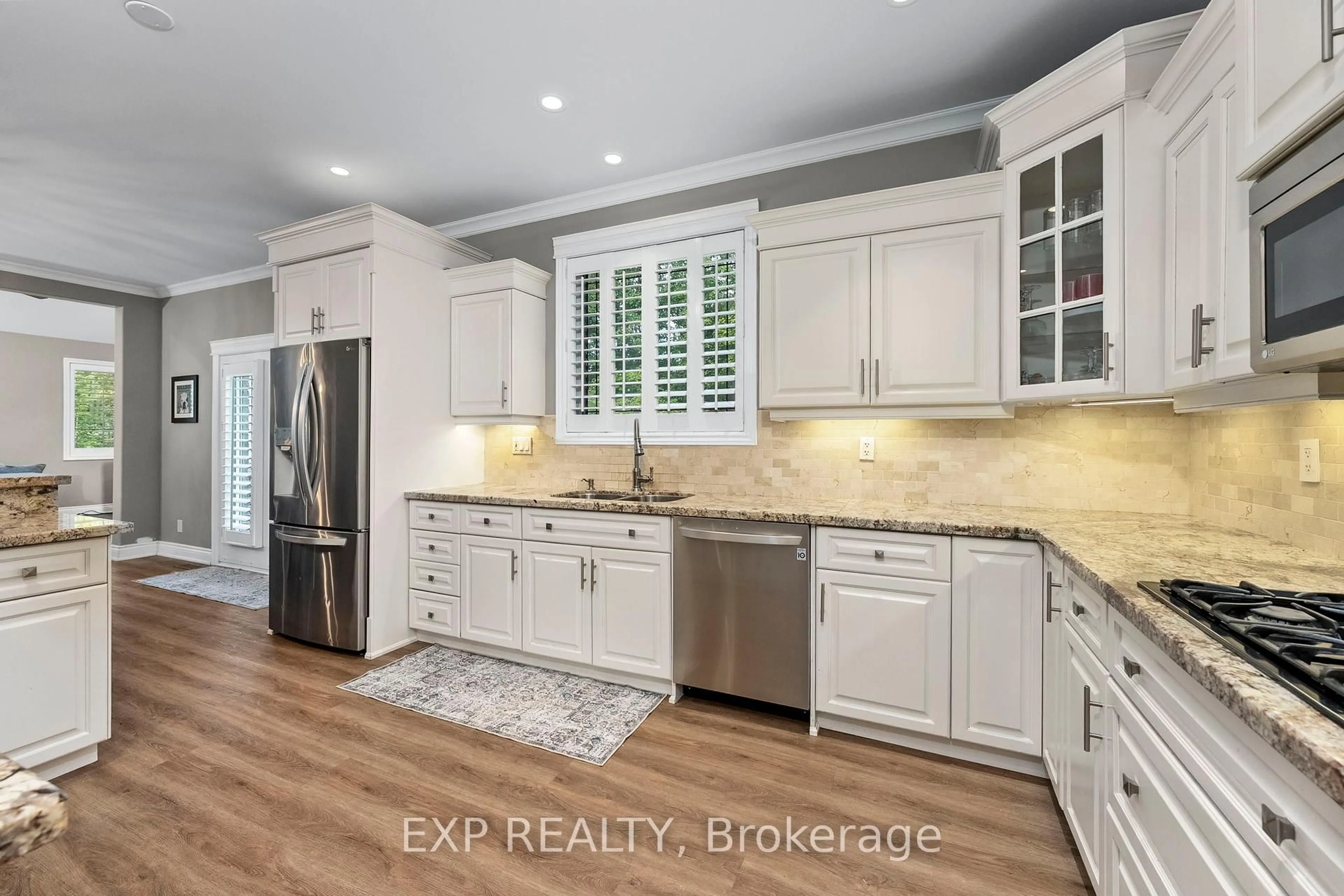 Open concept kitchen, ceramic/tile floor for 10 Nordic Tr, Oro-Medonte Ontario L0L 2L0