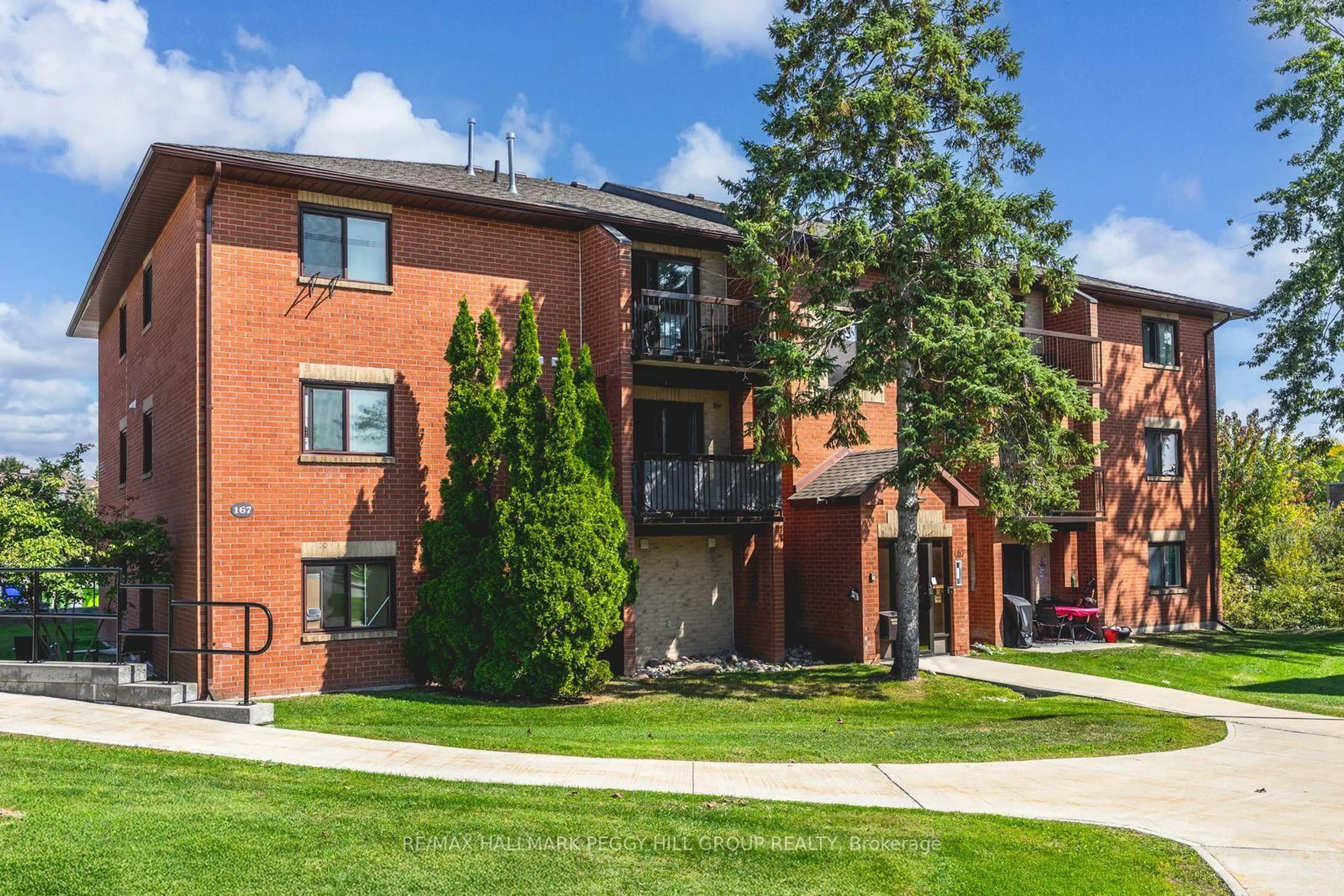 Home with brick exterior material, unknown for 167 Edgehill Dr #E9, Barrie Ontario L4N 1L9