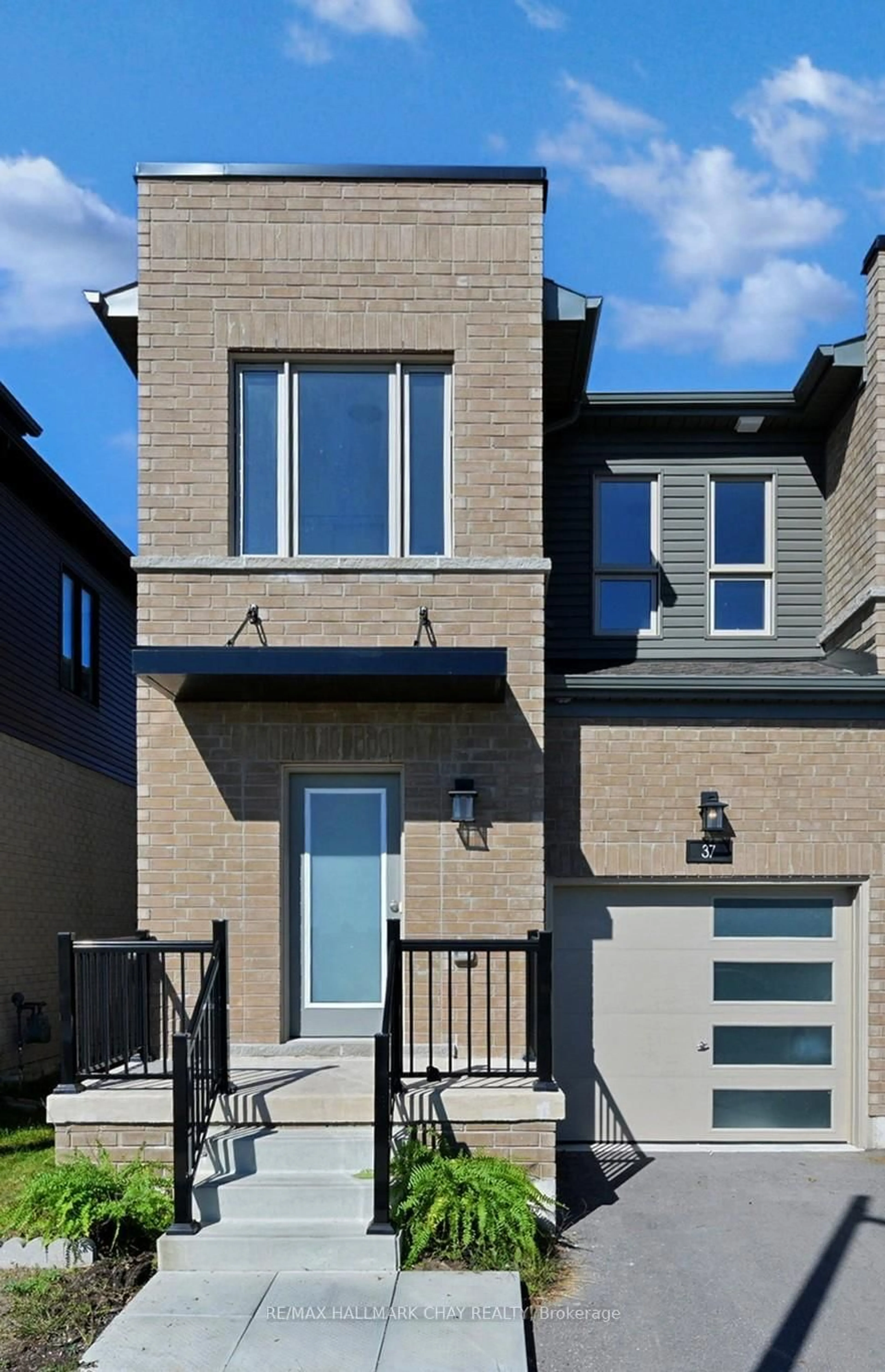 Home with brick exterior material, street for 37 Turnberry Lane, Barrie Ontario L9J 0M8