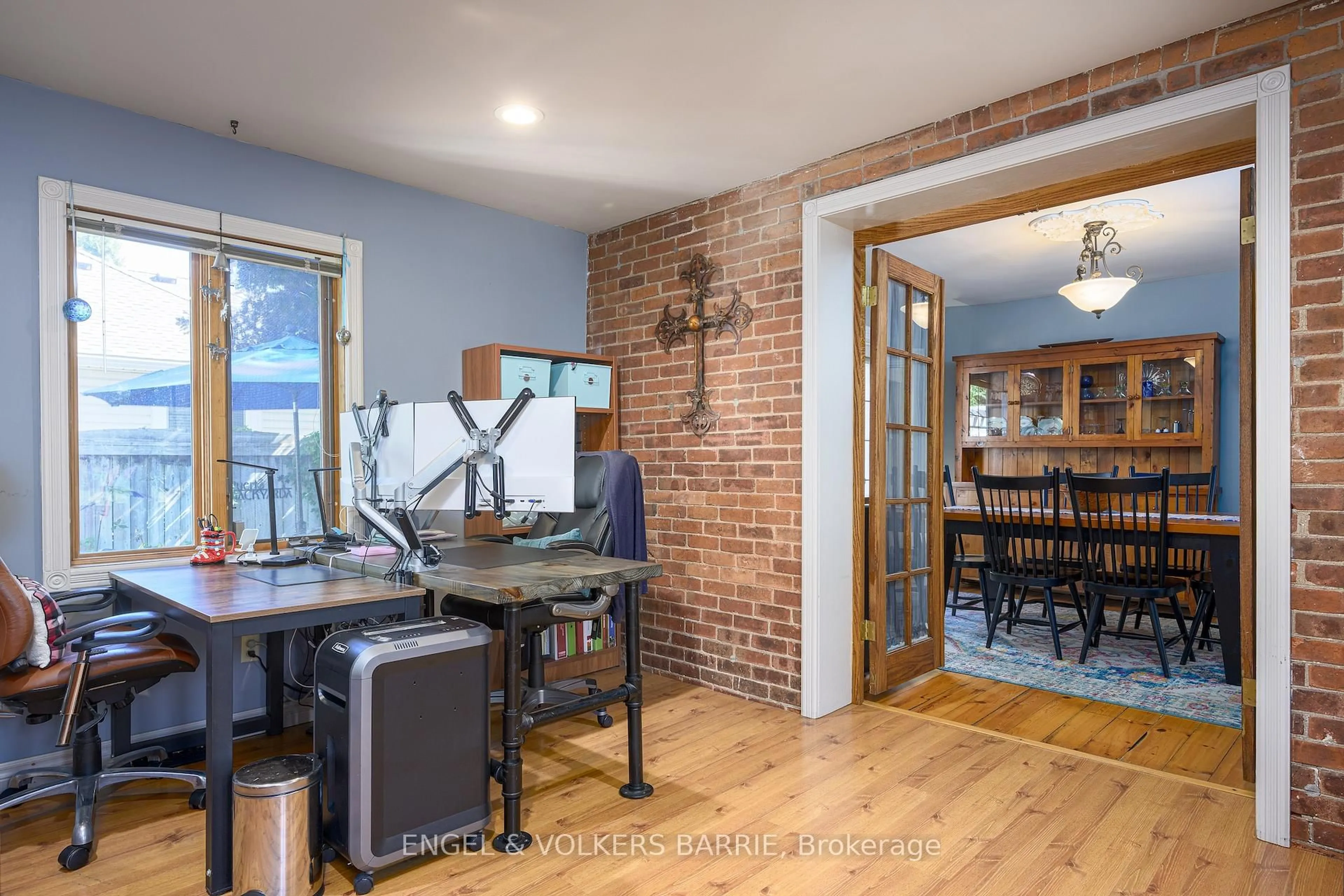 Unknown for 17 Frances St, Barrie Ontario L4N 1Z3