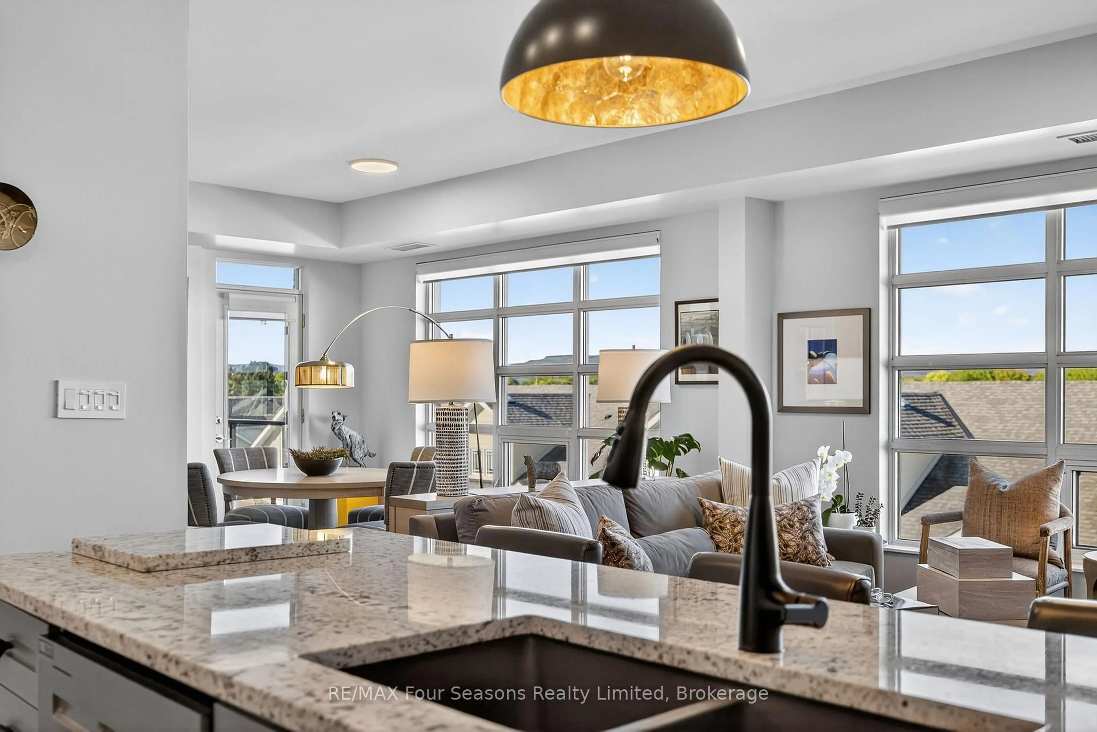Open concept kitchen, ceramic/tile floor for 1 Shipyard Lane #301, Collingwood Ontario L9Y 0W2