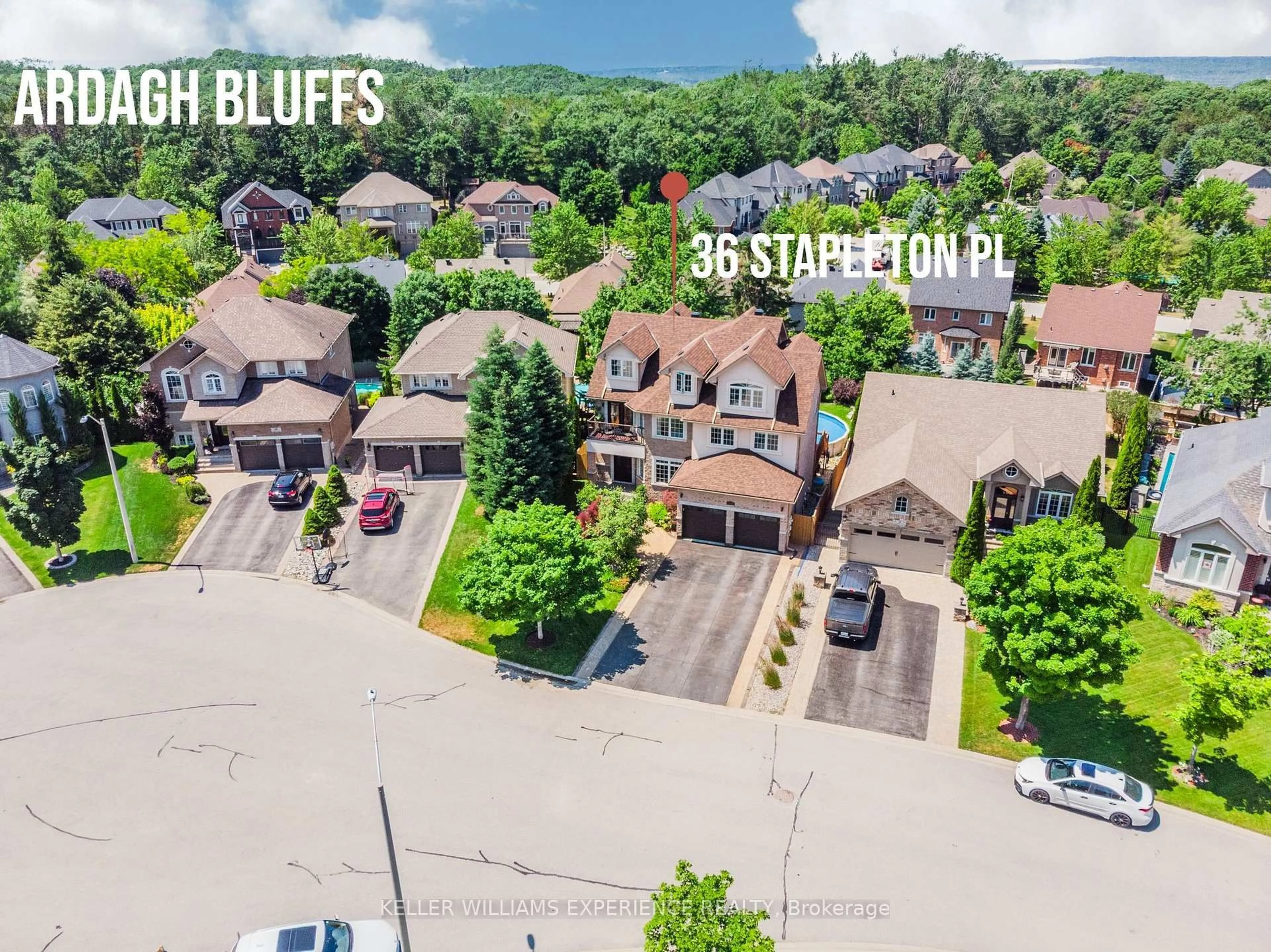 A pic from outside/outdoor area/front of a property/back of a property/a pic from drone, street for 36 Stapleton Pl, Barrie Ontario L4N 5Z4