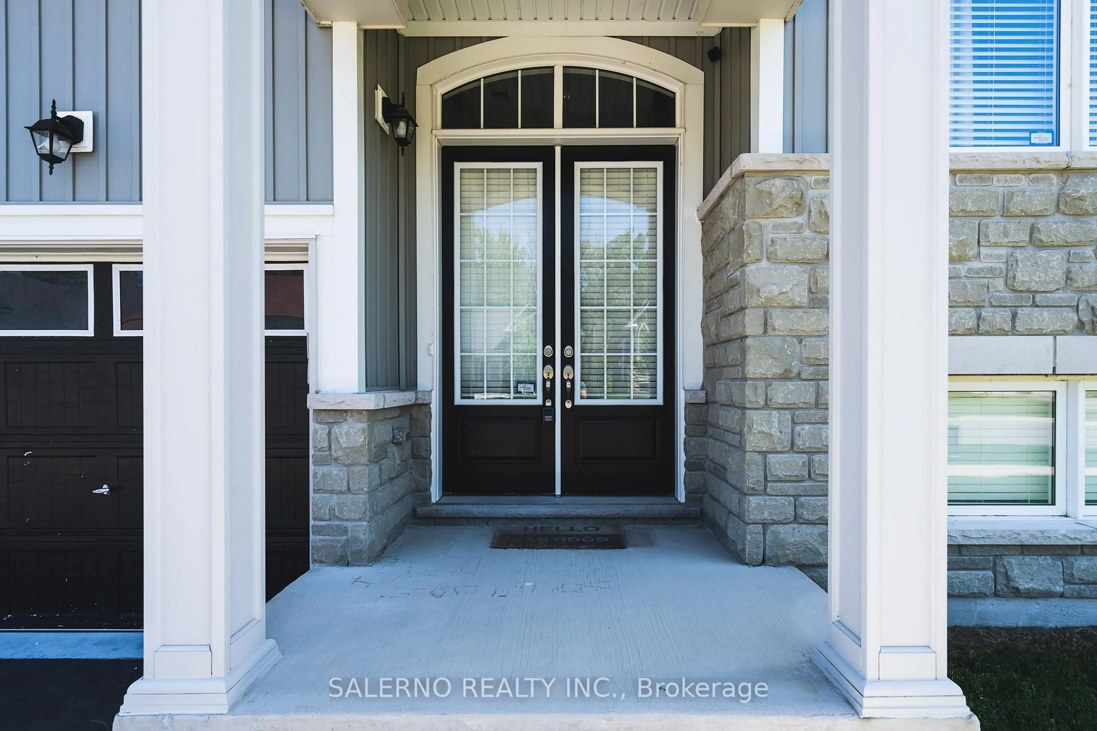 Indoor entryway for 92 Allegra Dr, Wasaga Beach Ontario L9Z 0H2