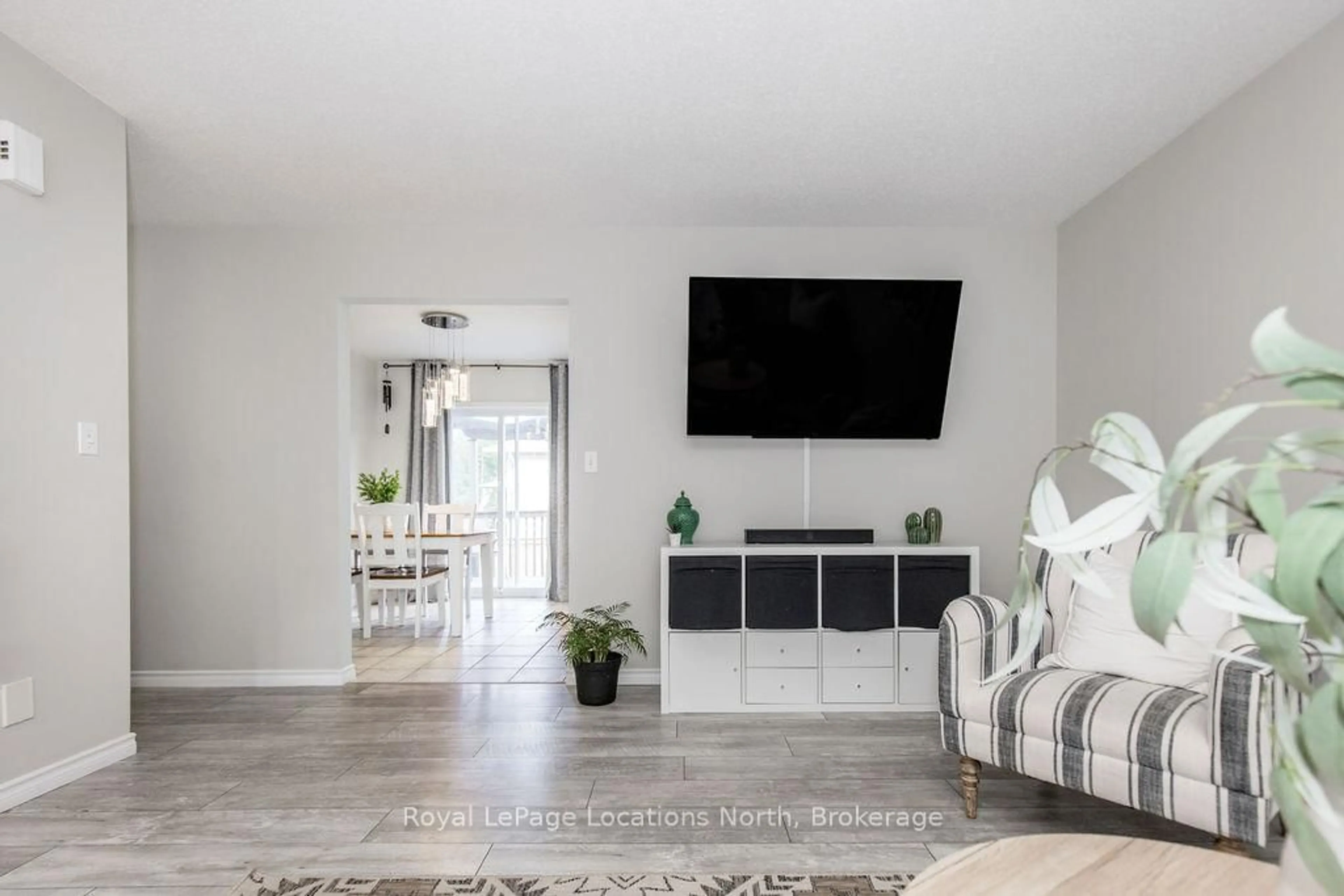 Living room with furniture, unknown for 115 58th St, Wasaga Beach Ontario L9Z 2Z1