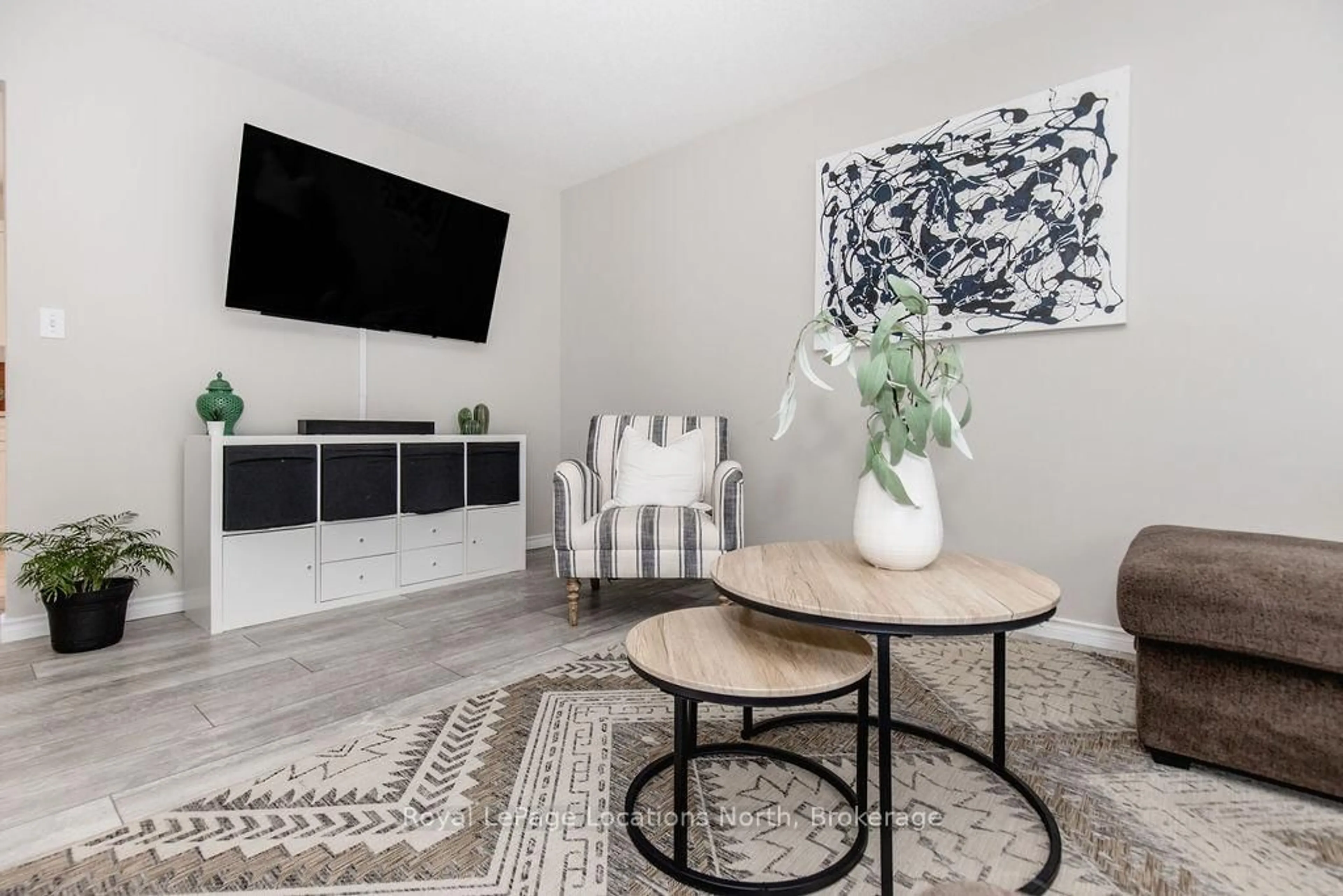 Living room with furniture, unknown for 115 58th St, Wasaga Beach Ontario L9Z 2Z1