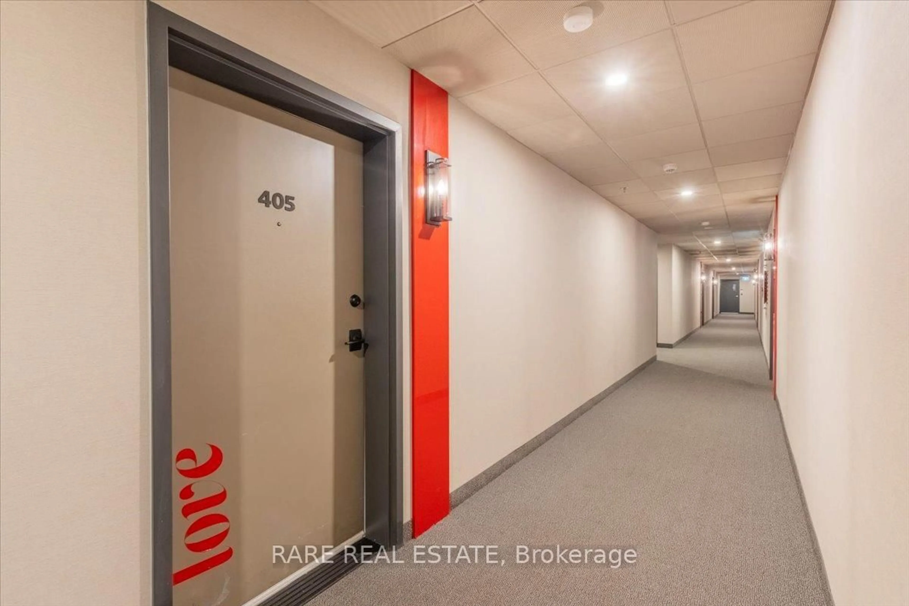 Indoor foyer for 10 Culinary Lane #405, Barrie Ontario L9J 0K2