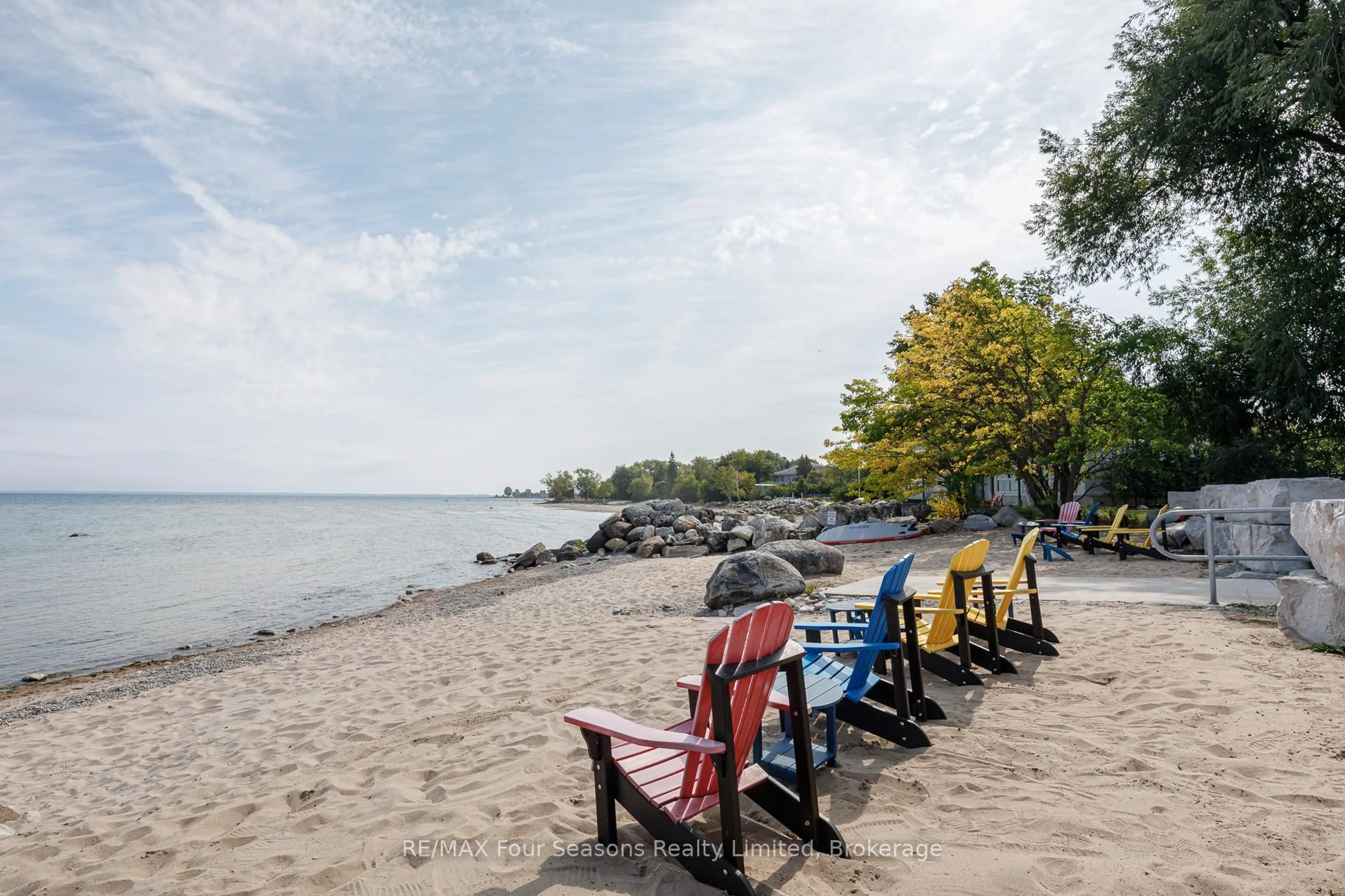 Patio, water/lake/river/ocean view for 16 Raglan St #310, Collingwood Ontario L9Y 4Y2