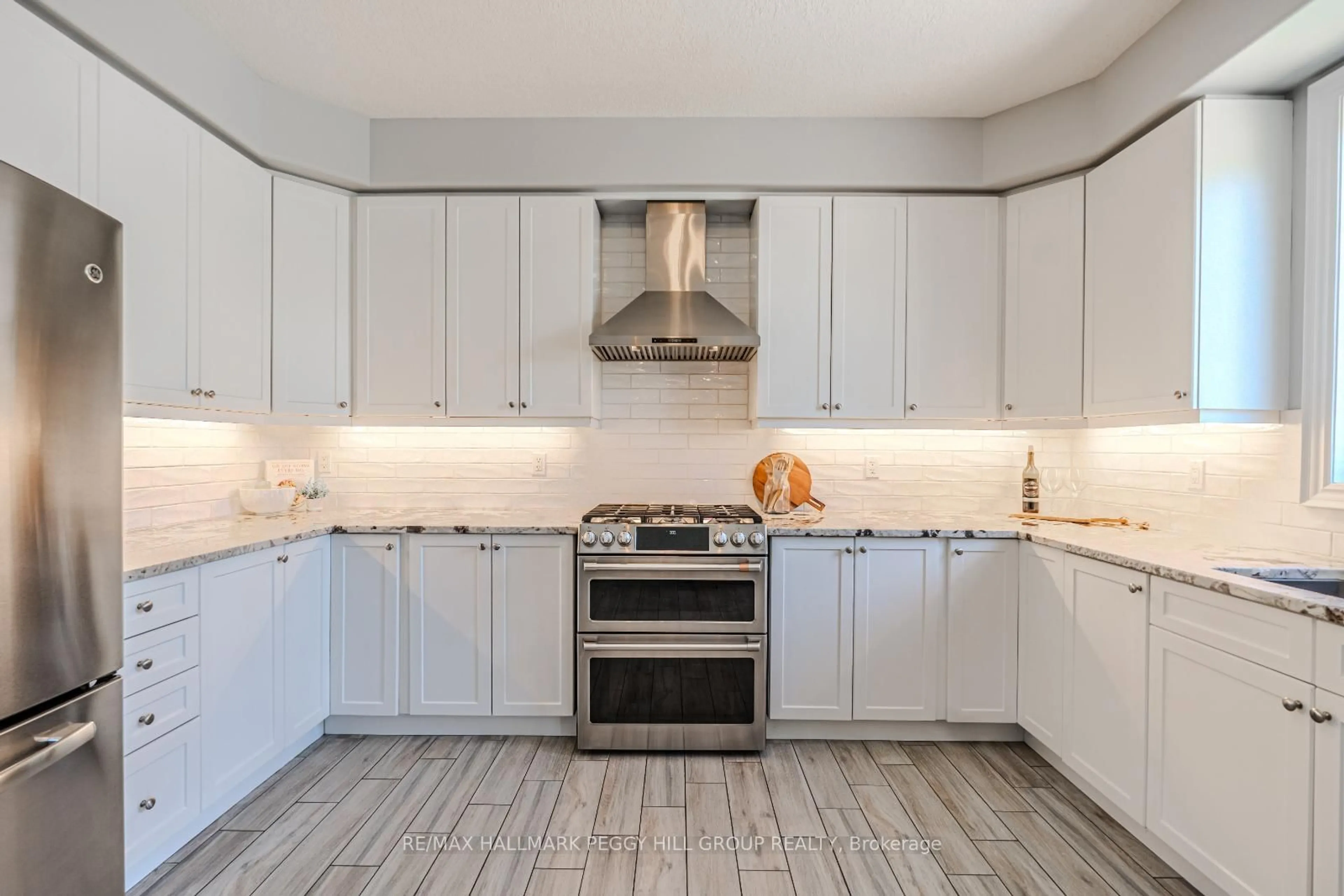 Contemporary kitchen, ceramic/tile floor for 7 Garbutt Cres, Collingwood Ontario L9Y 0H5