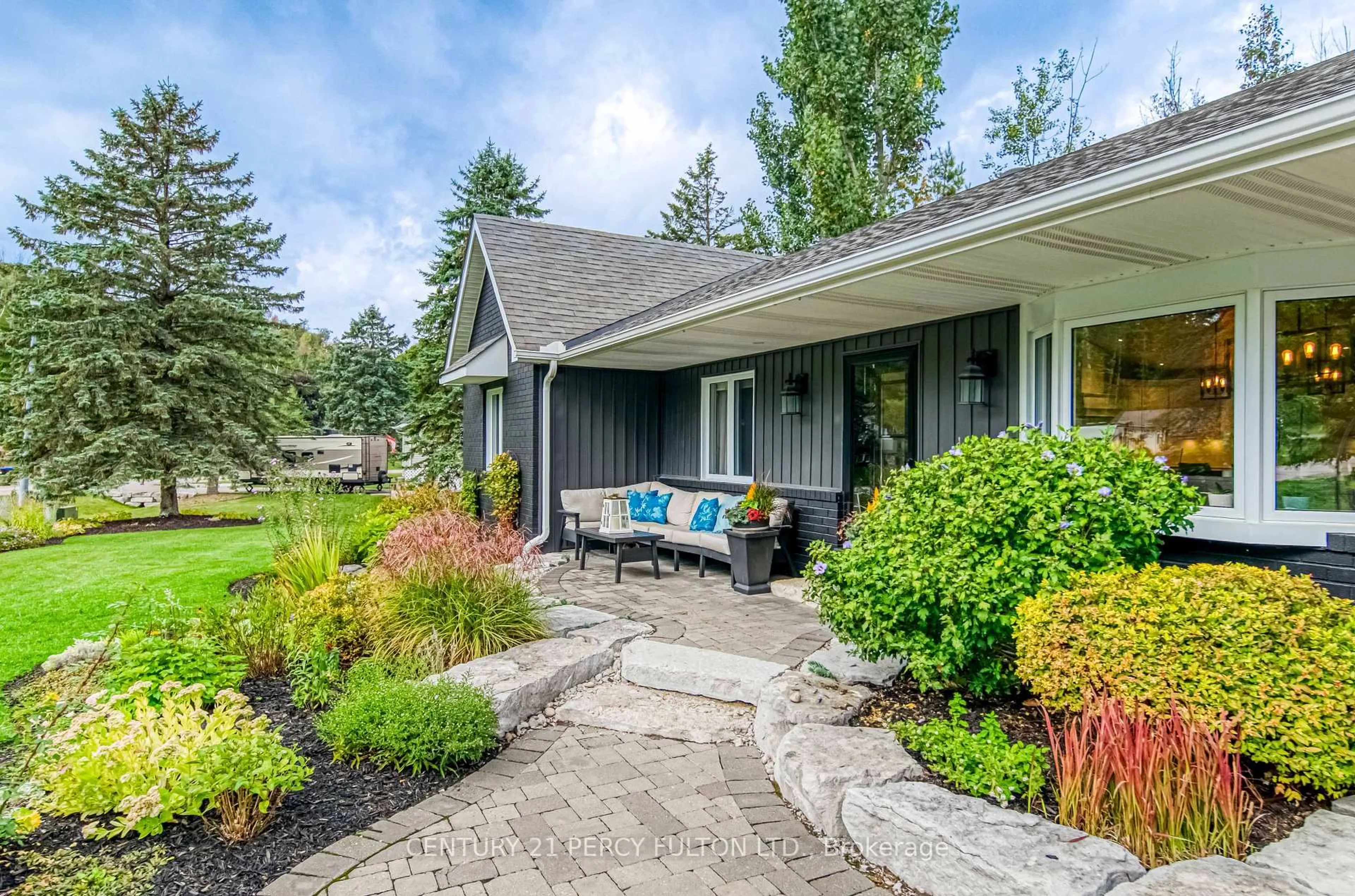 Patio, street for 13 Hickory Lane, Oro-Medonte Ontario L0L 1E0