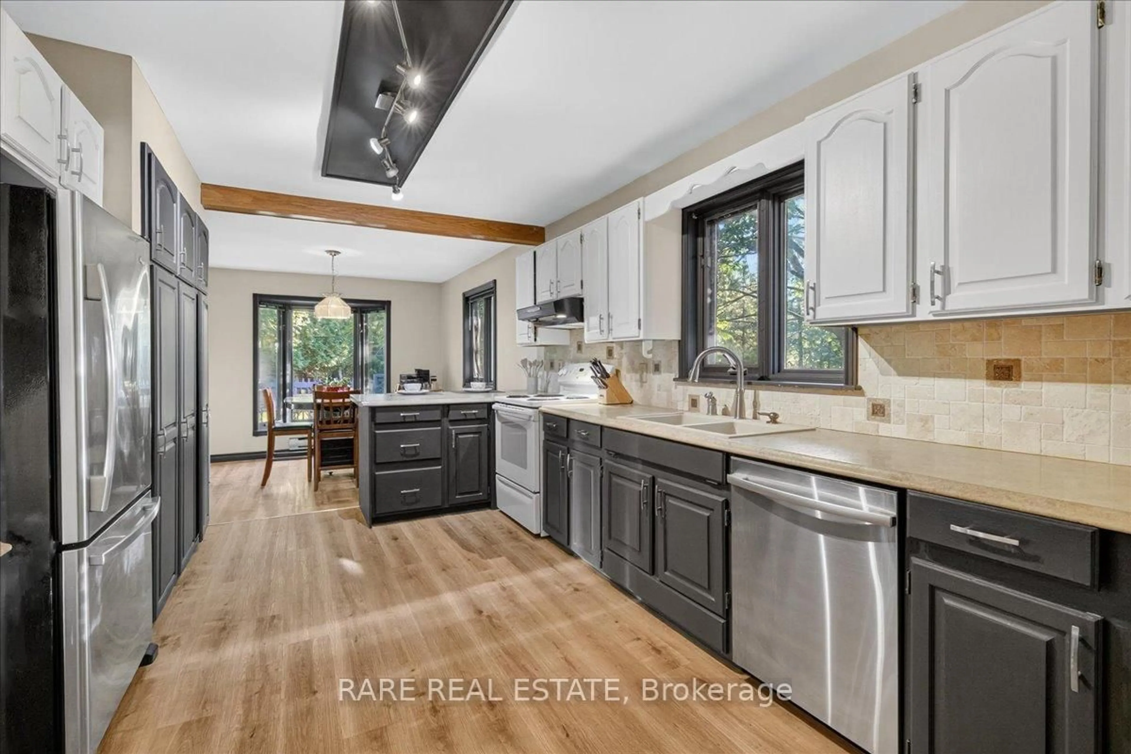 Open concept kitchen, ceramic/tile floor for 1208 Birchcliffe Cres, Severn Ontario L3V 6H4