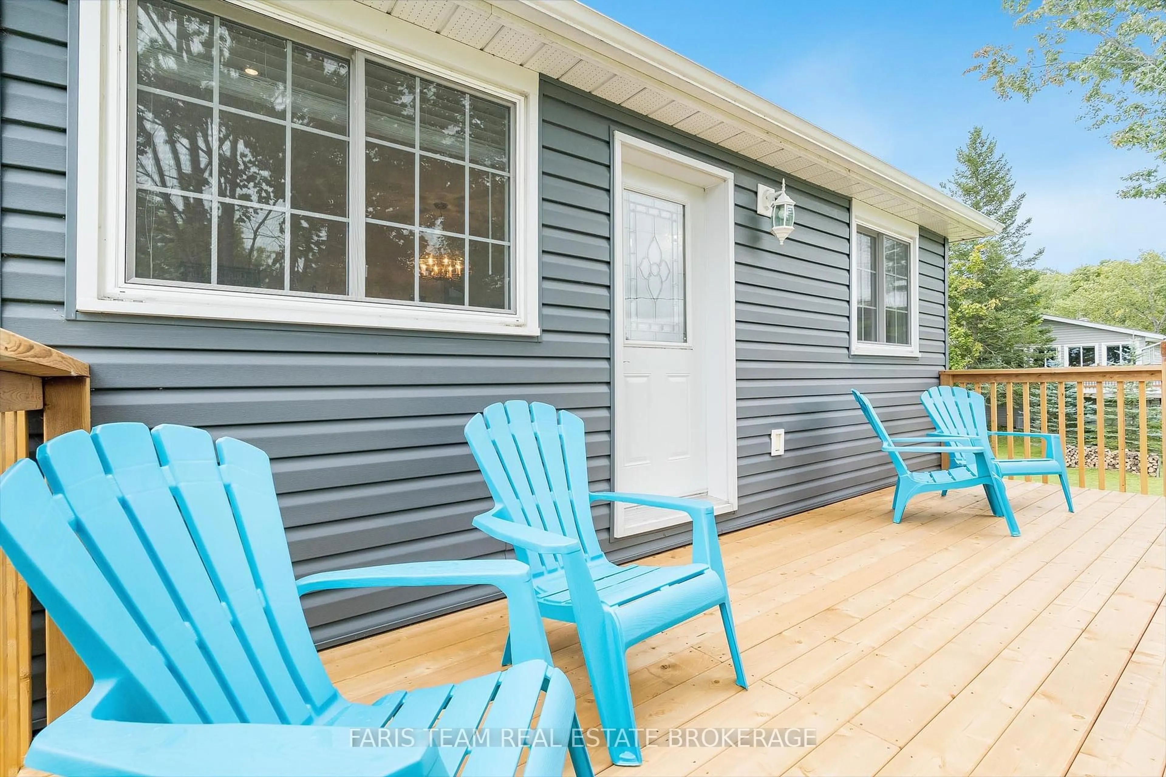 Home with vinyl exterior material, water/lake/river/ocean view for 11 Tanners Rd, Tay Ontario L0K 2C0