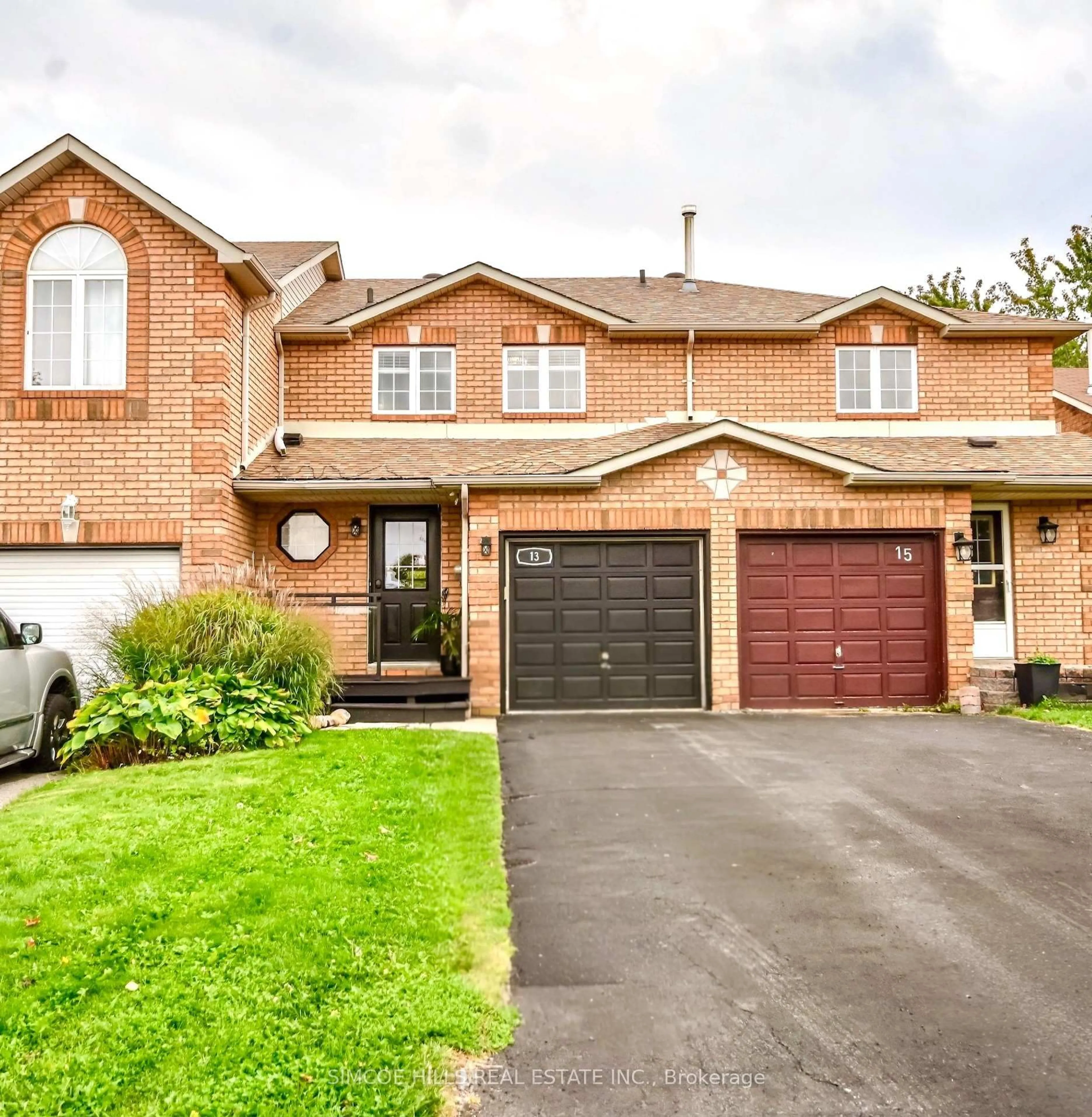 Home with brick exterior material, street for 13 Seymour Cres, Barrie Ontario L4N 8N4