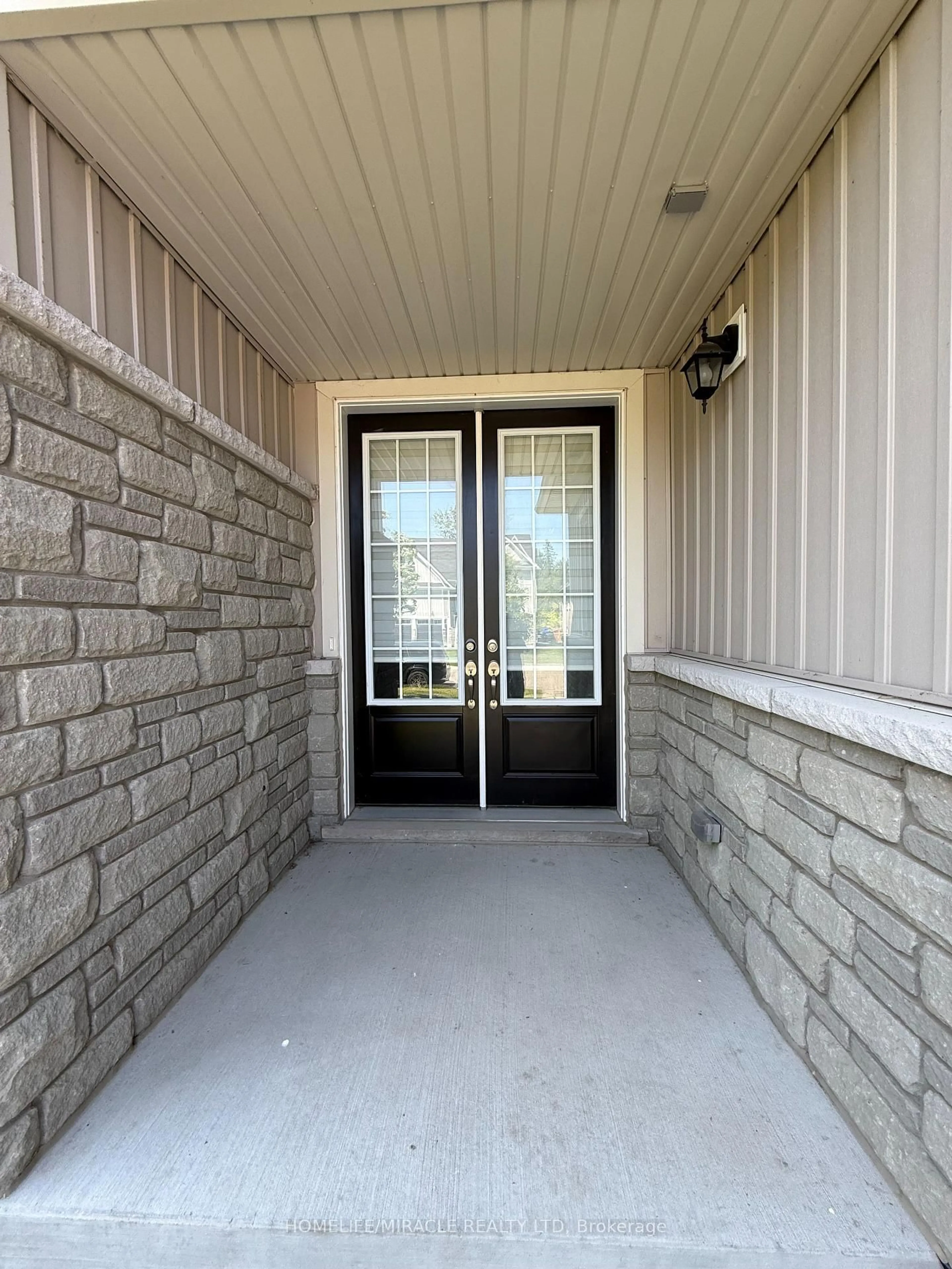 Indoor entryway for 110 Allegra Dr, Wasaga Beach Ontario L9Z 0H2
