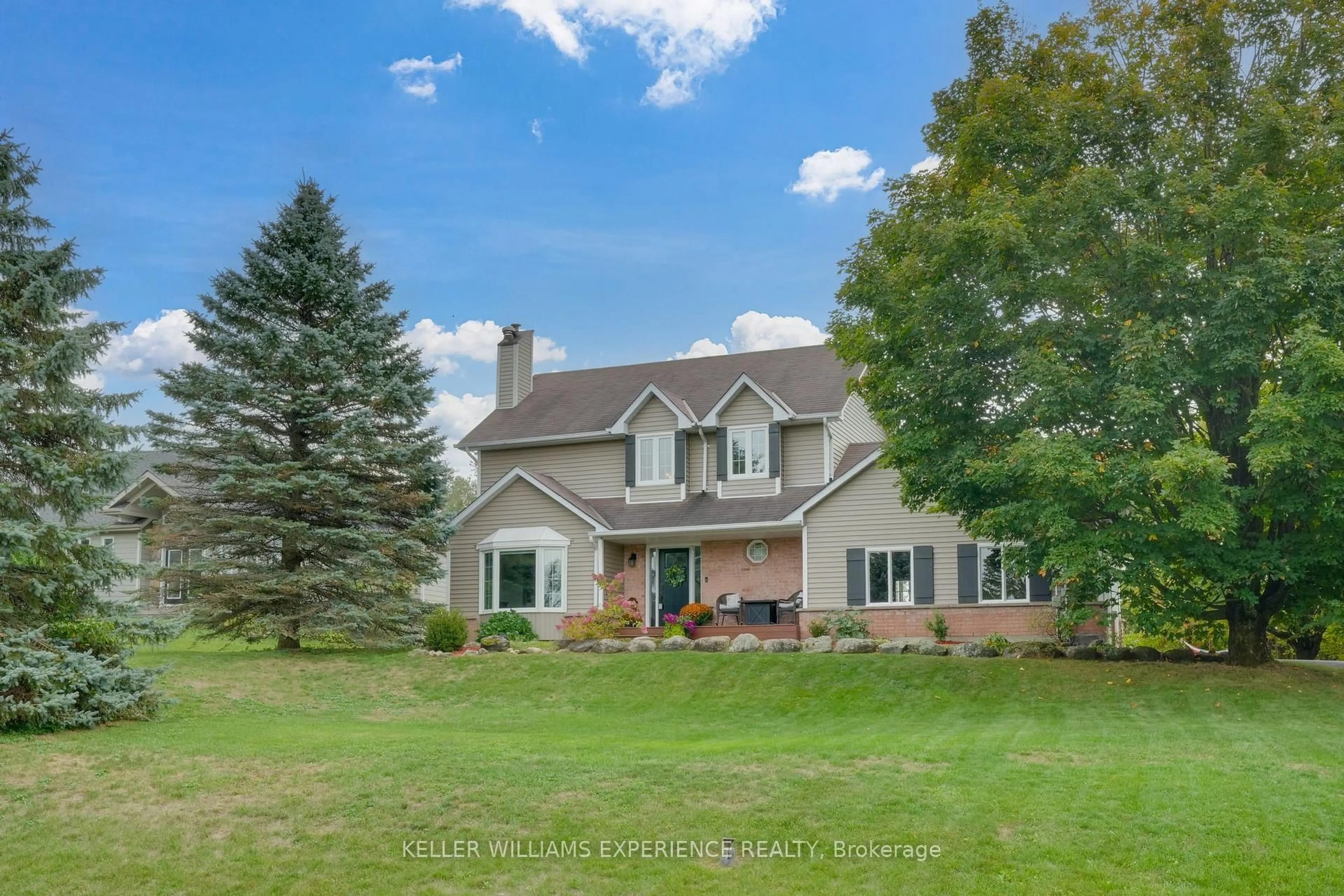 A pic from outside/outdoor area/front of a property/back of a property/a pic from drone, unknown for 99 Highland Dr, Oro-Medonte Ontario L0L 2L0