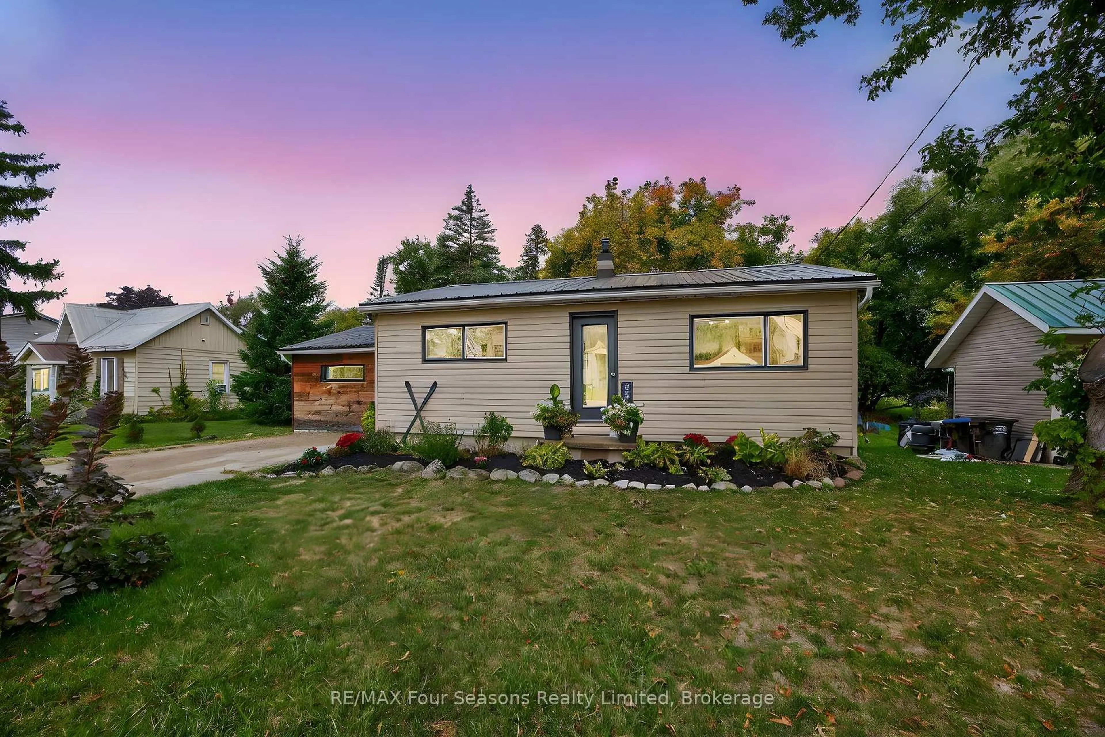 Home with vinyl exterior material, street for 210 Brock St, Clearview Ontario L0M 1S0