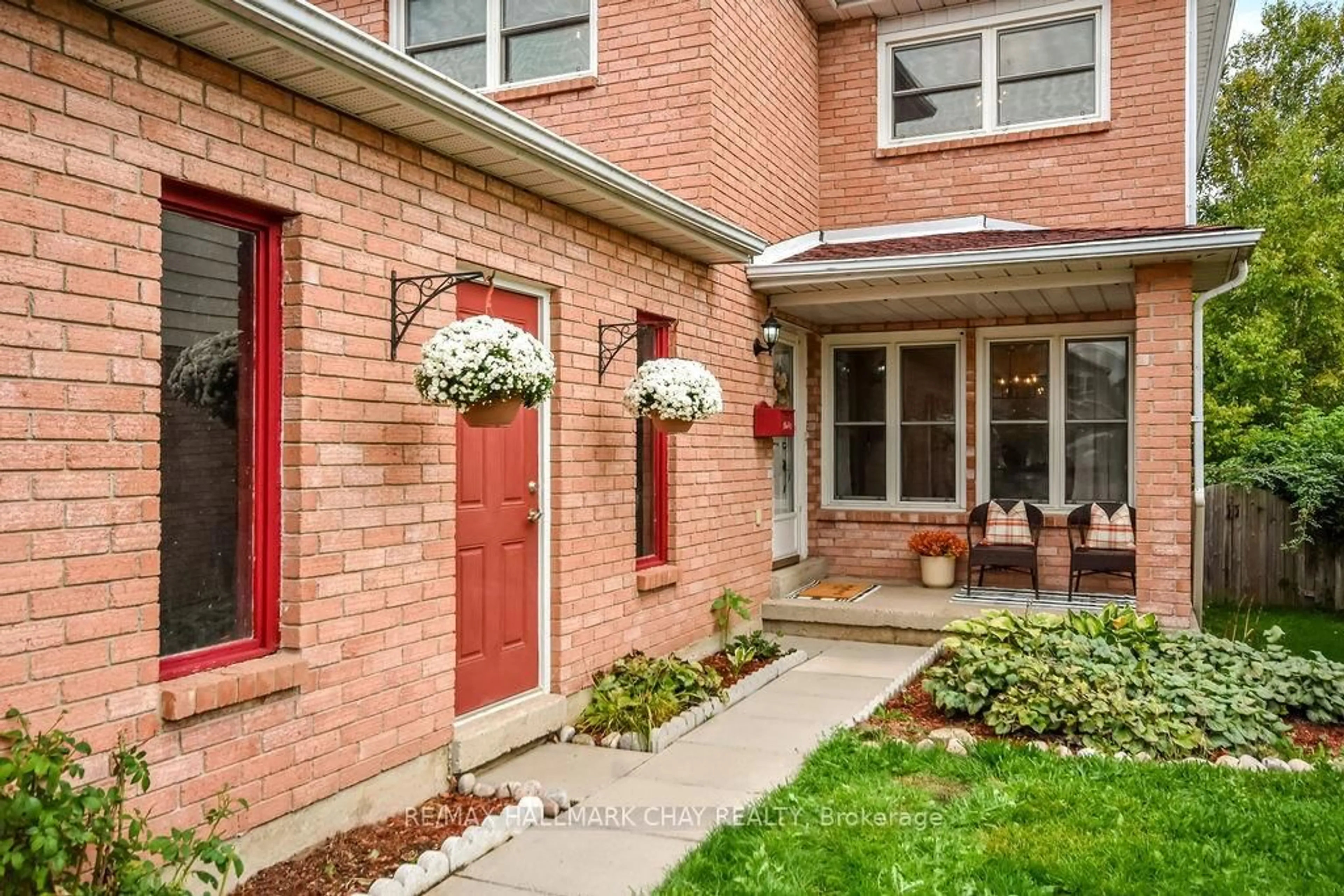 Home with brick exterior material, street for 103 Garden Dr, Barrie Ontario L4N 5T9