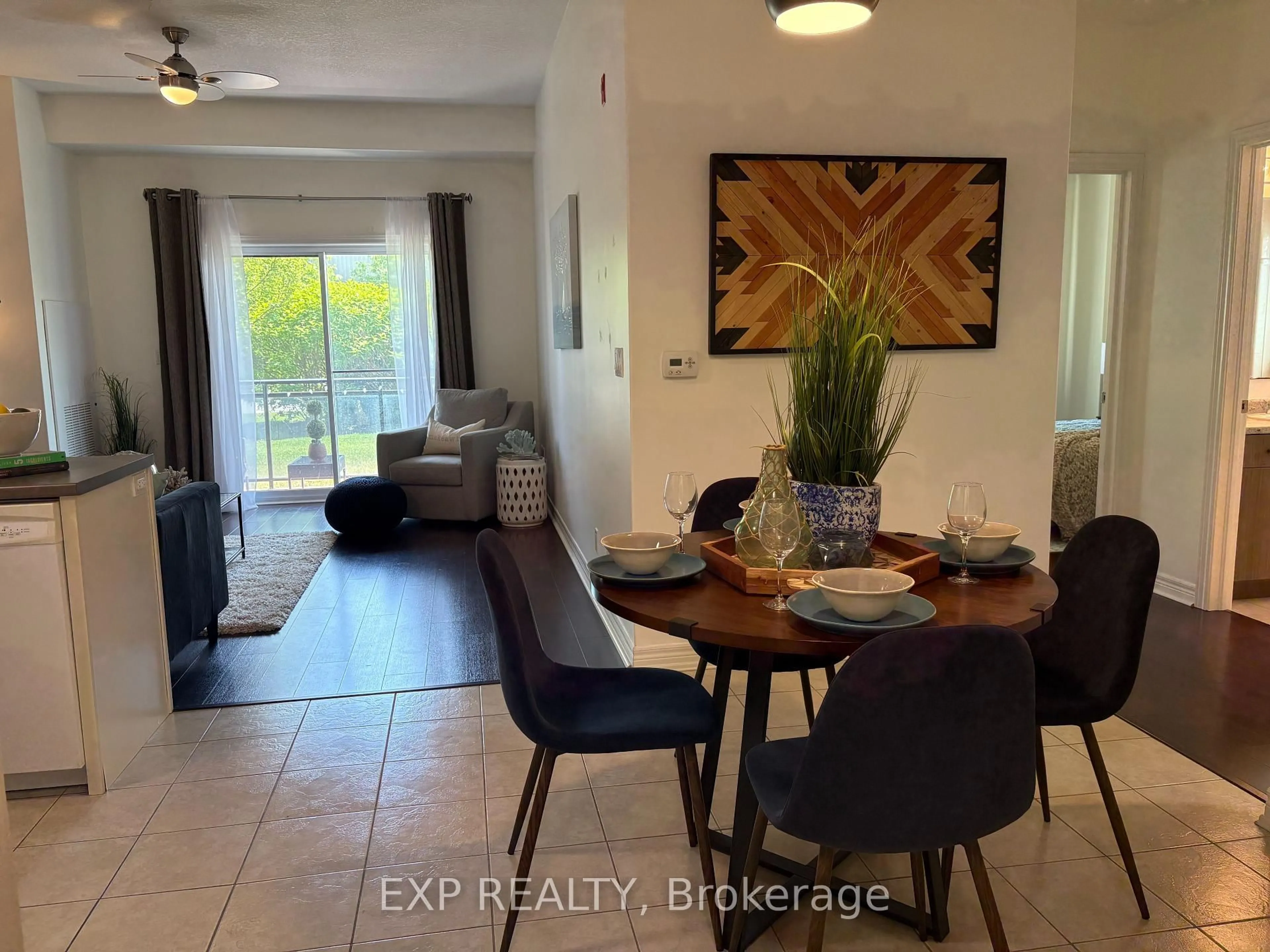 Unknown for 1 Chamberlain Cres #102, Collingwood Ontario L9Y 0E3