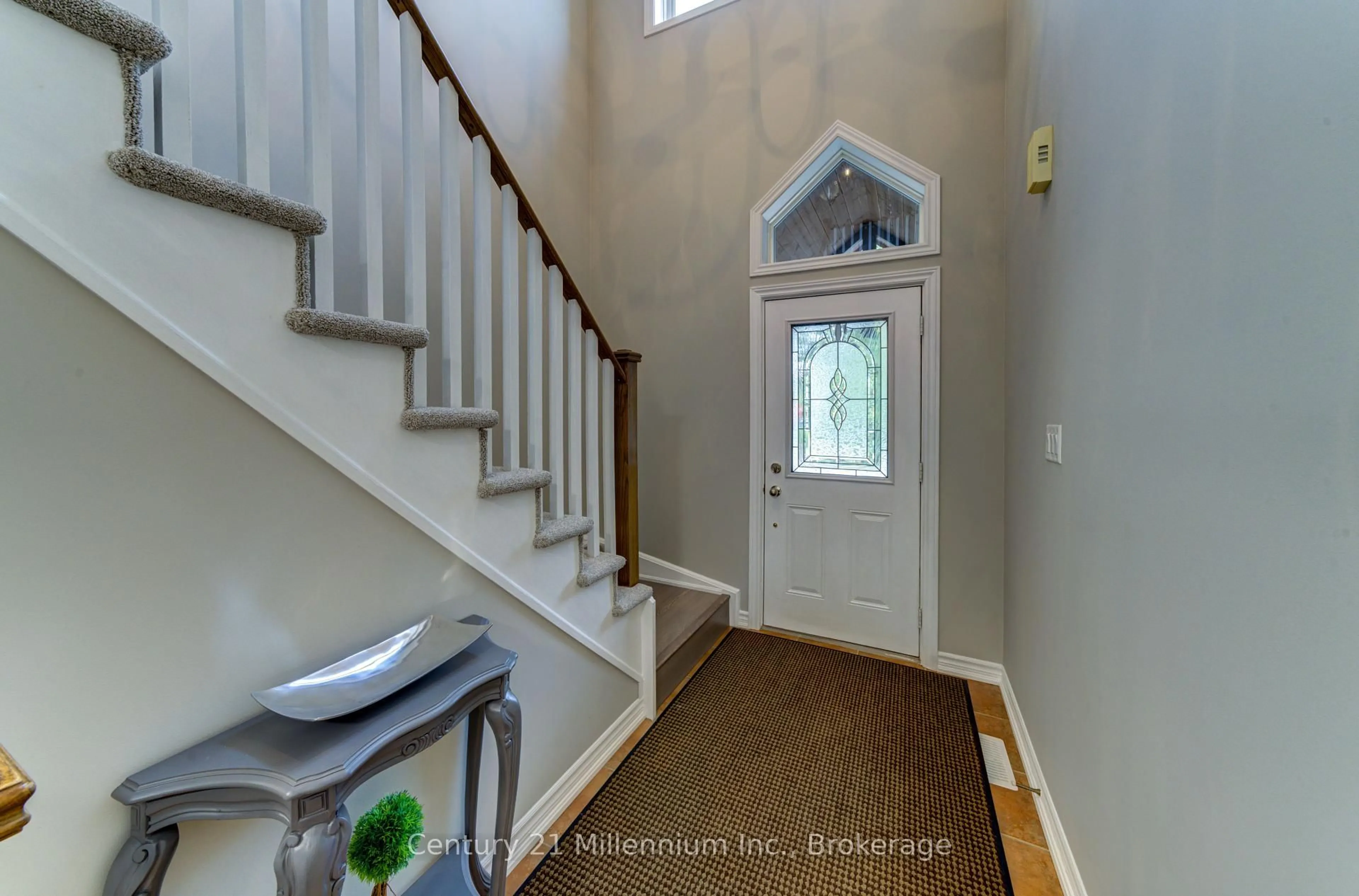 Indoor entryway for 6 Wildrose Tr #15, Collingwood Ontario L9Y 0J4