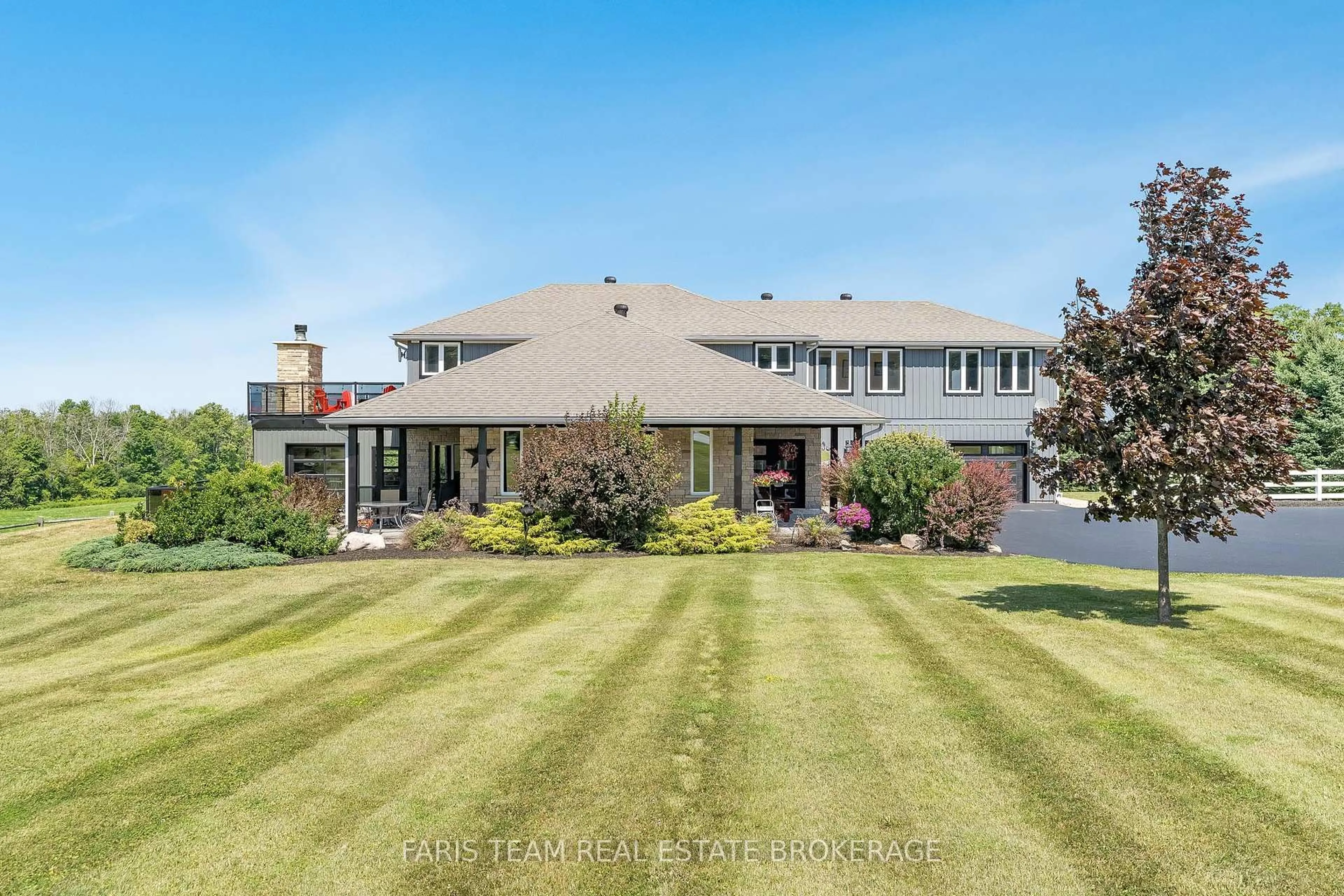 A pic from outside/outdoor area/front of a property/back of a property/a pic from drone, unknown for 130 Concession 15, Tiny Ontario L9M 0N8