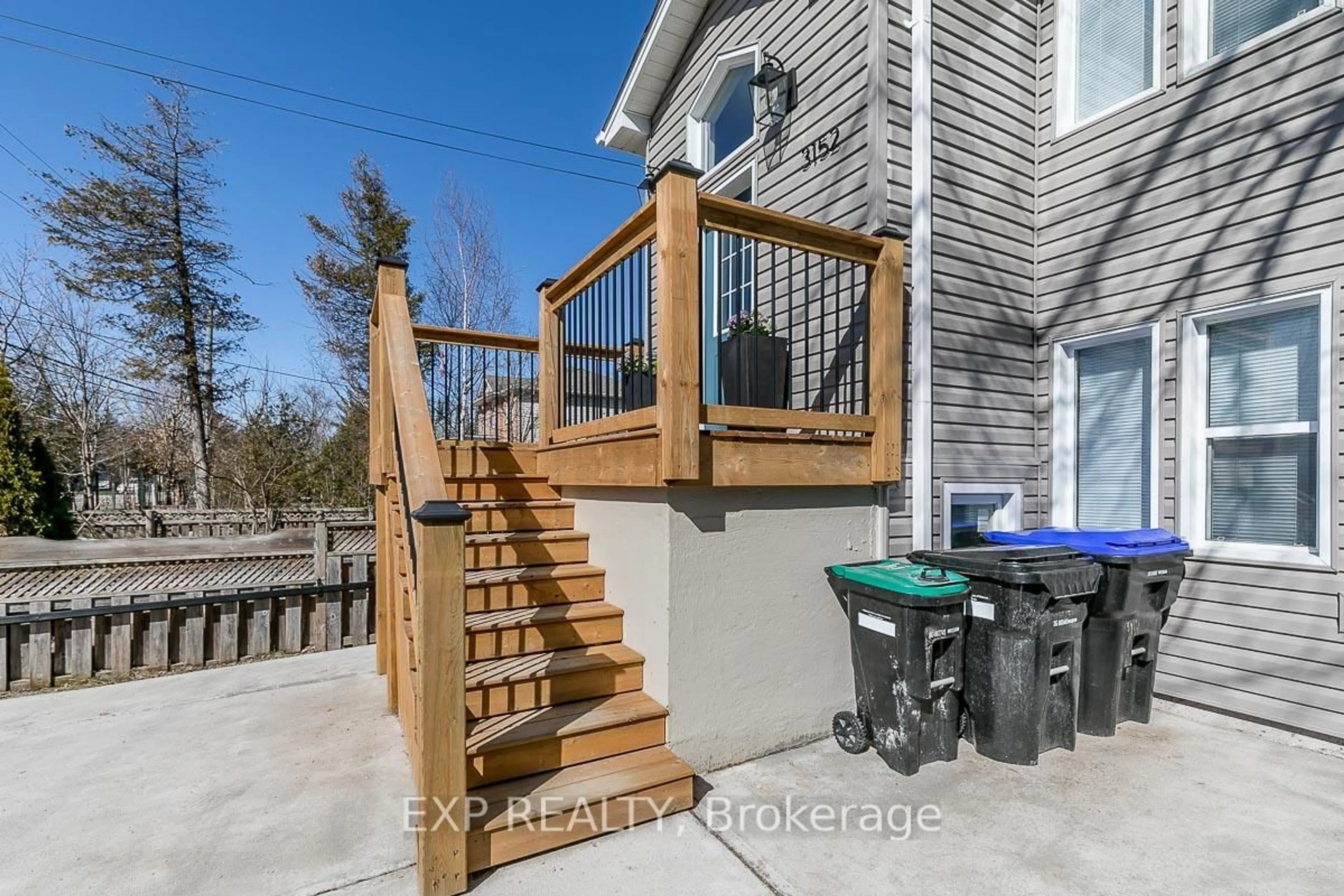 Patio, street for 3152 MOSLEY St, Wasaga Beach Ontario L9Z 1V6