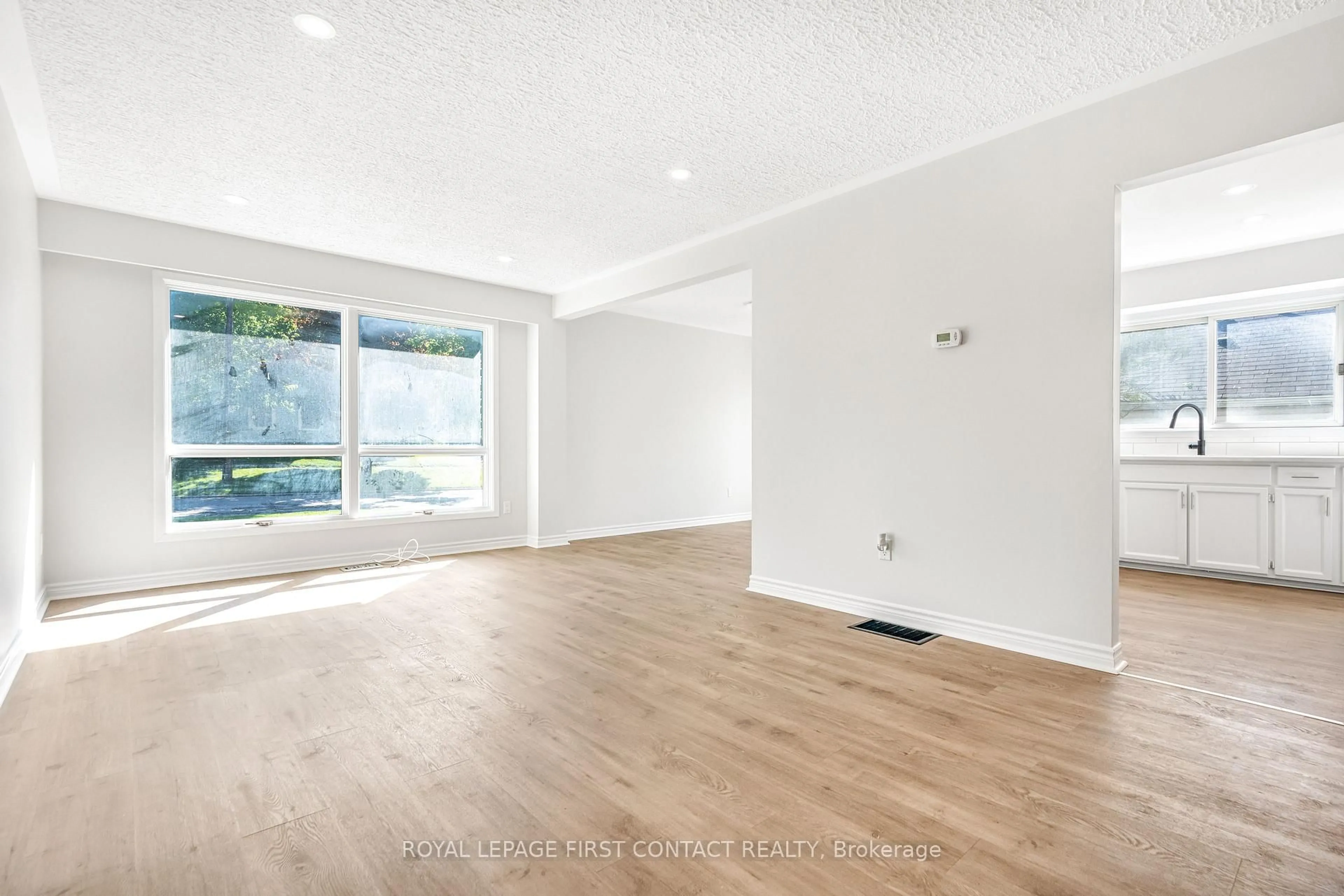 A pic of a room for 14&16 Peel St, Barrie Ontario L4M 3K8