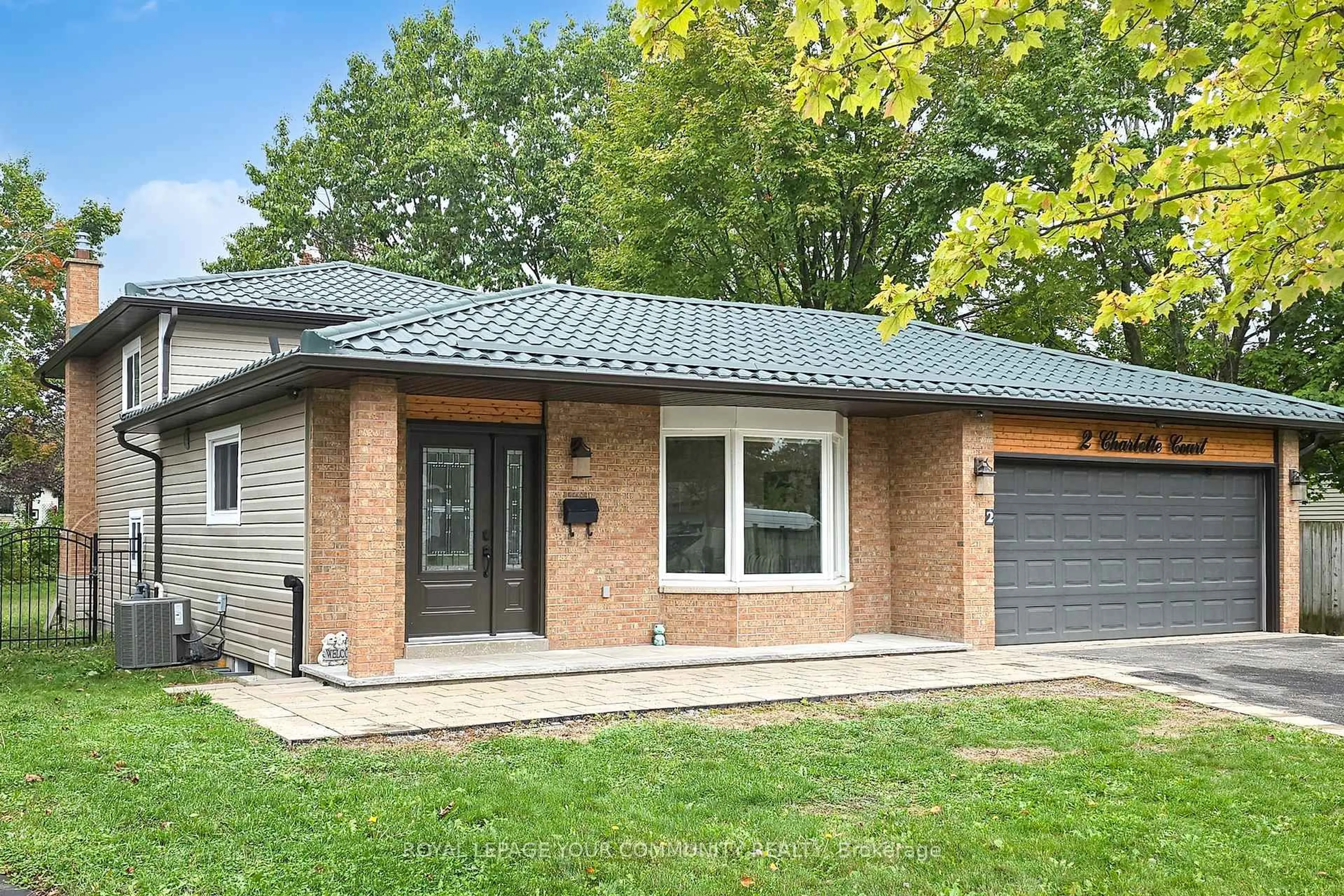 Home with brick exterior material, street for 2 Charlotte Crt, Barrie Ontario L4N 6B2