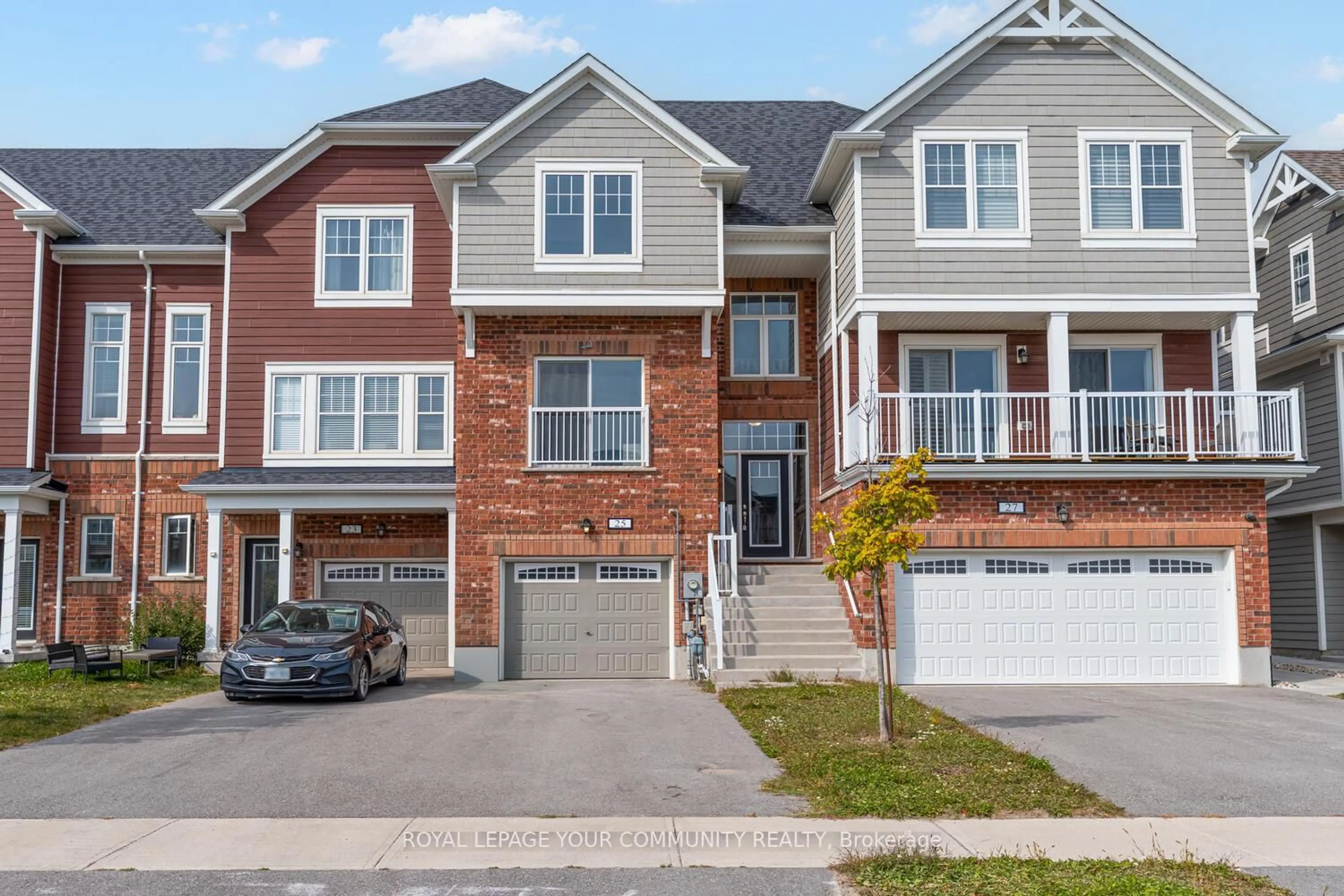 Home with brick exterior material, street for 25 Shelburne Ave, Wasaga Beach Ontario L9Z 2X2