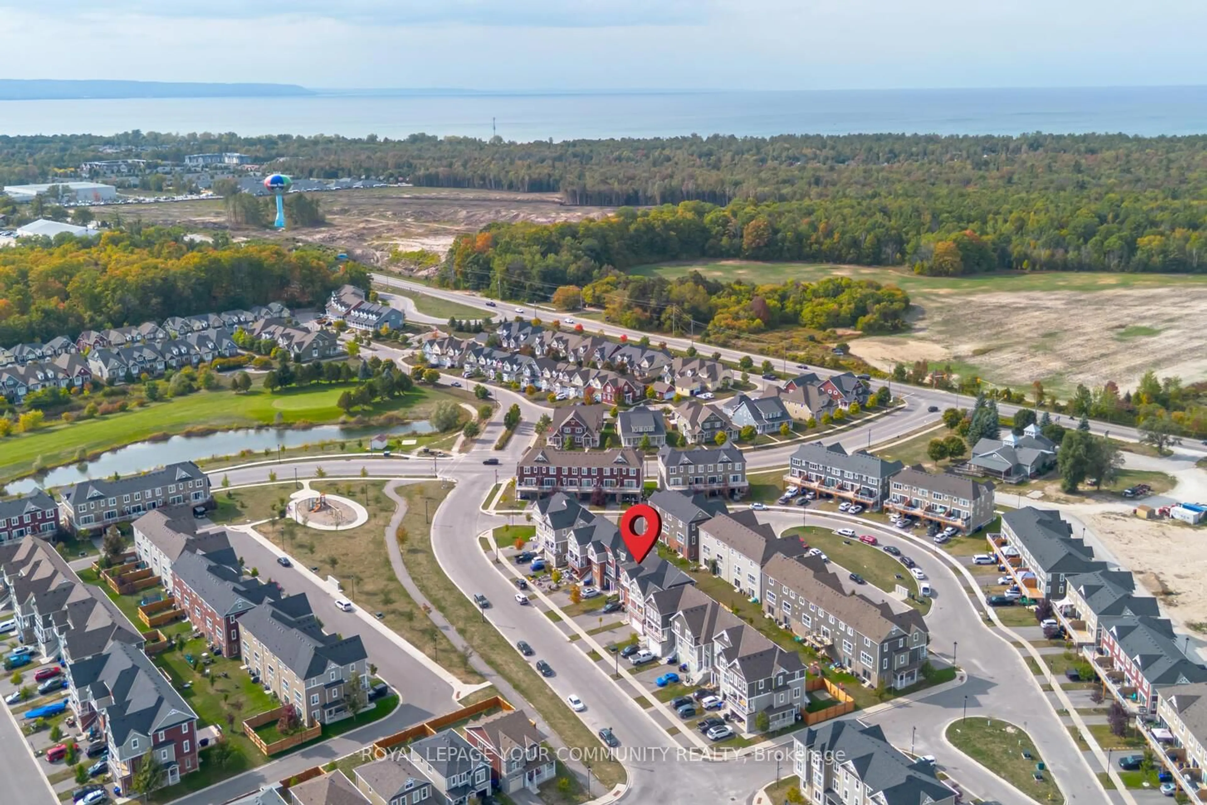 A pic from outside/outdoor area/front of a property/back of a property/a pic from drone, water/lake/river/ocean view for 25 Shelburne Ave, Wasaga Beach Ontario L9Z 2X2