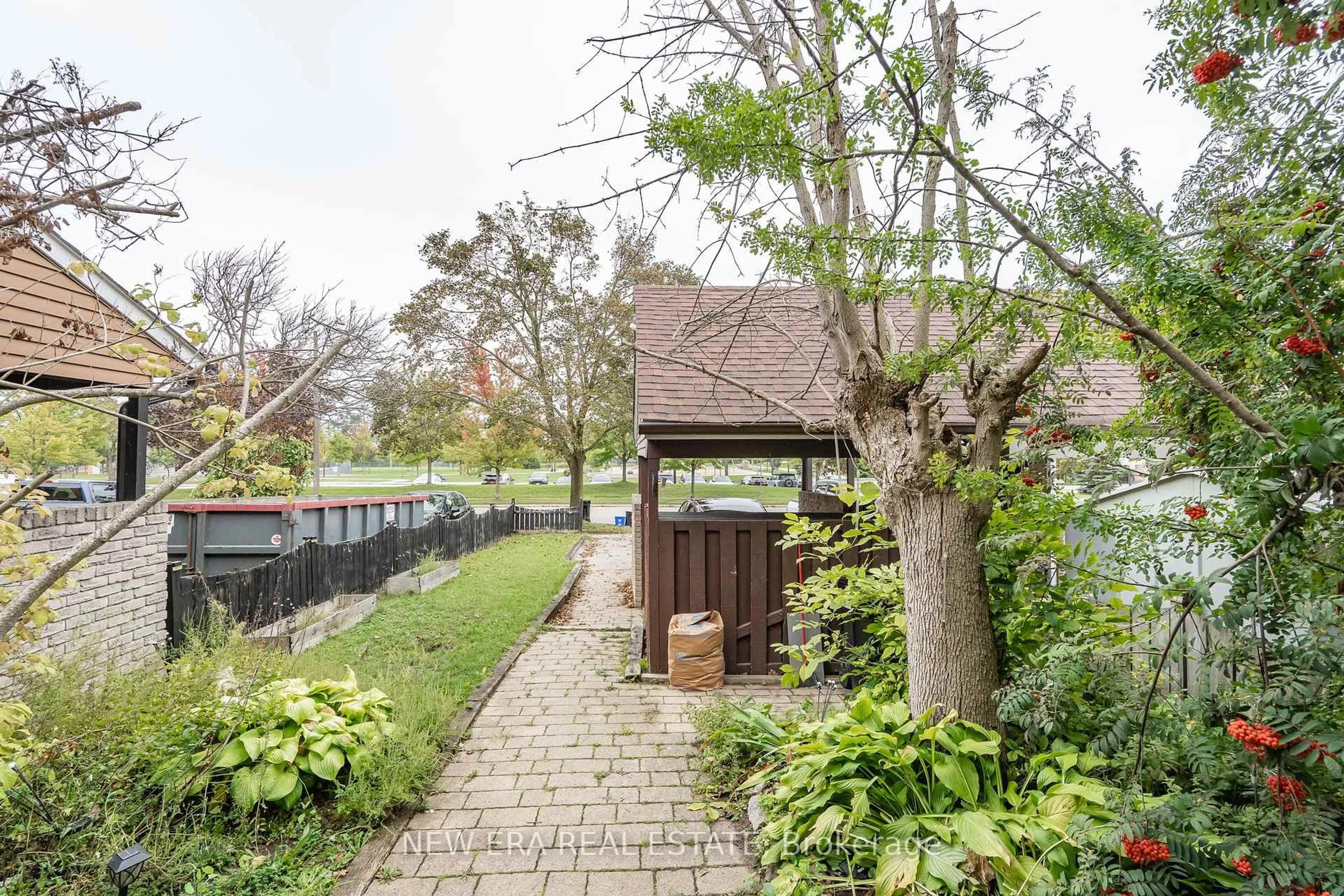 Patio, street for 34 LAMPMAN Lane, Barrie Ontario L4N 5B1