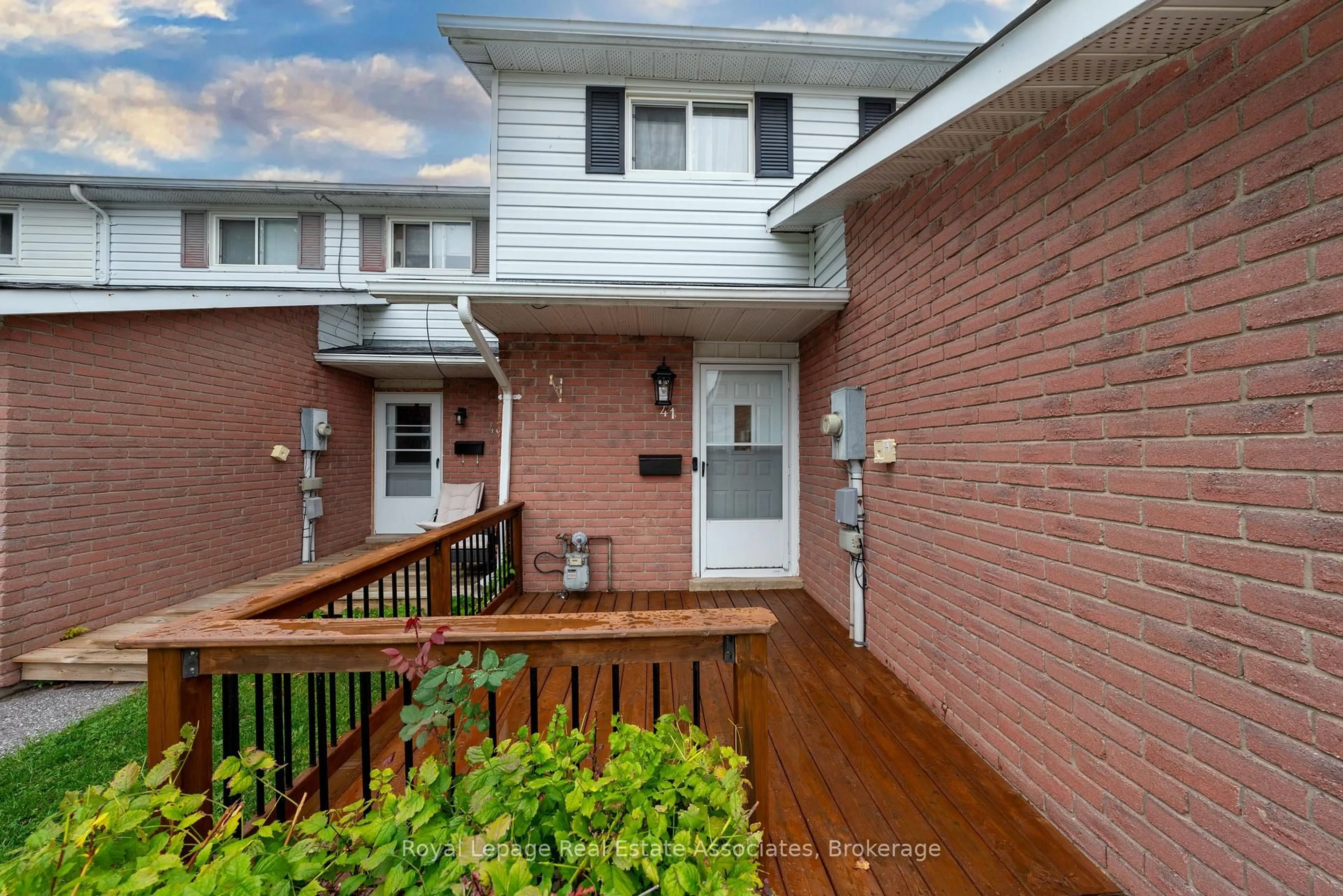 Home with brick exterior material, street for 41 Barrett Cres, Barrie Ontario L4N 5A4