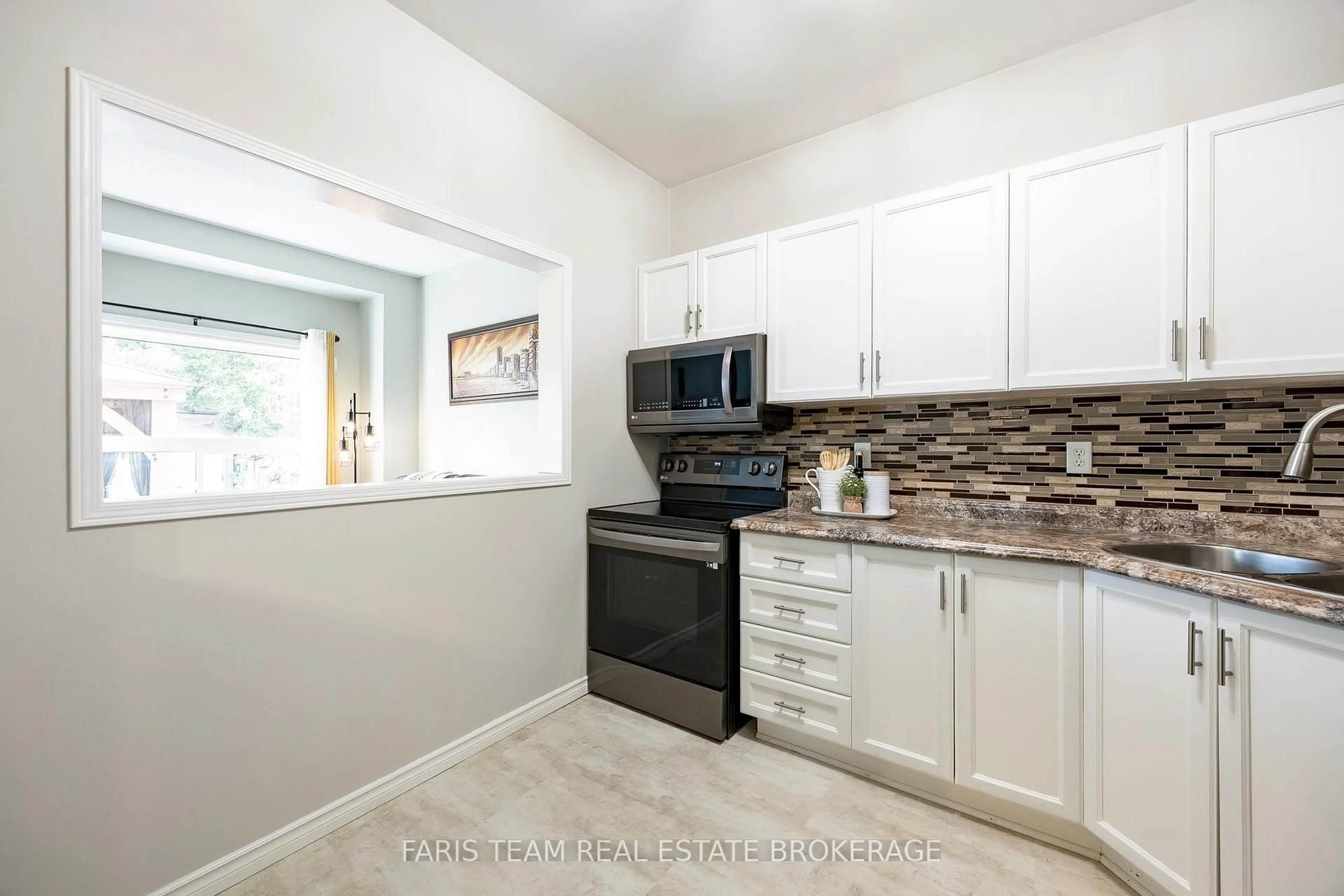 Standard kitchen, ceramic/tile floor for 80 Bruce Cres, Barrie Ontario L4N 8T8
