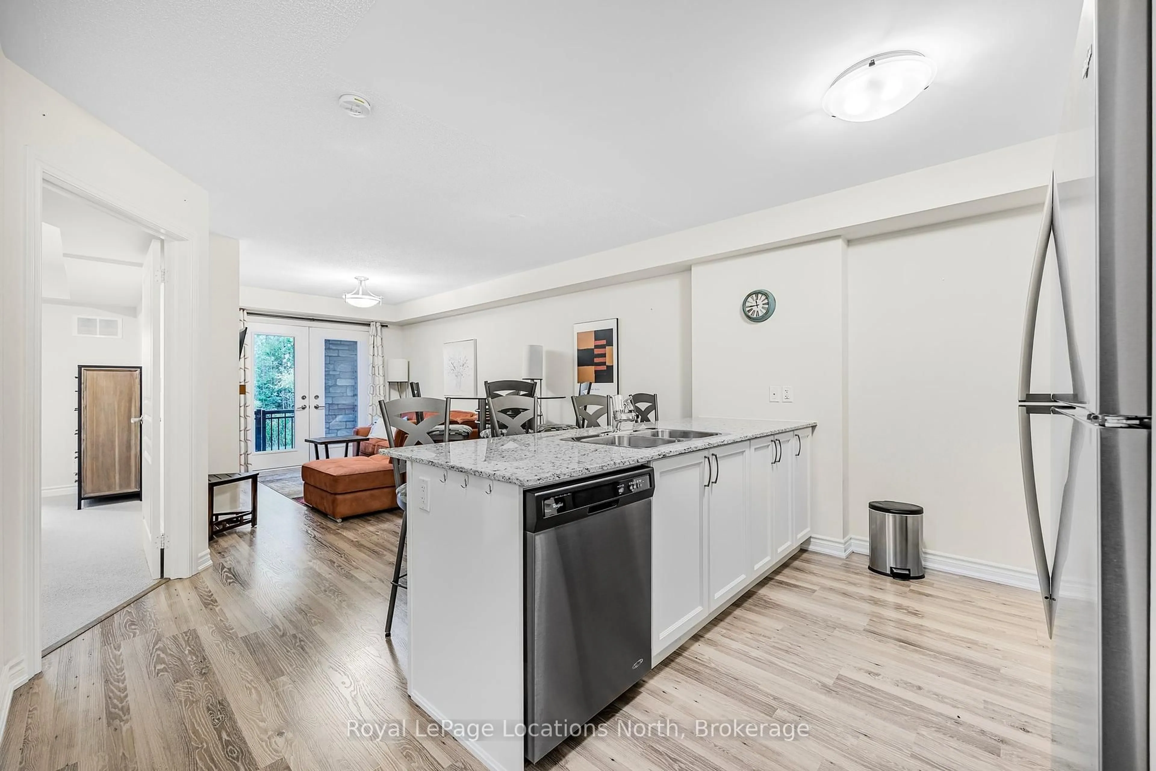 Open concept kitchen, unknown for 4 Anchorage Cres #104, Collingwood Ontario L9Y 0Y6