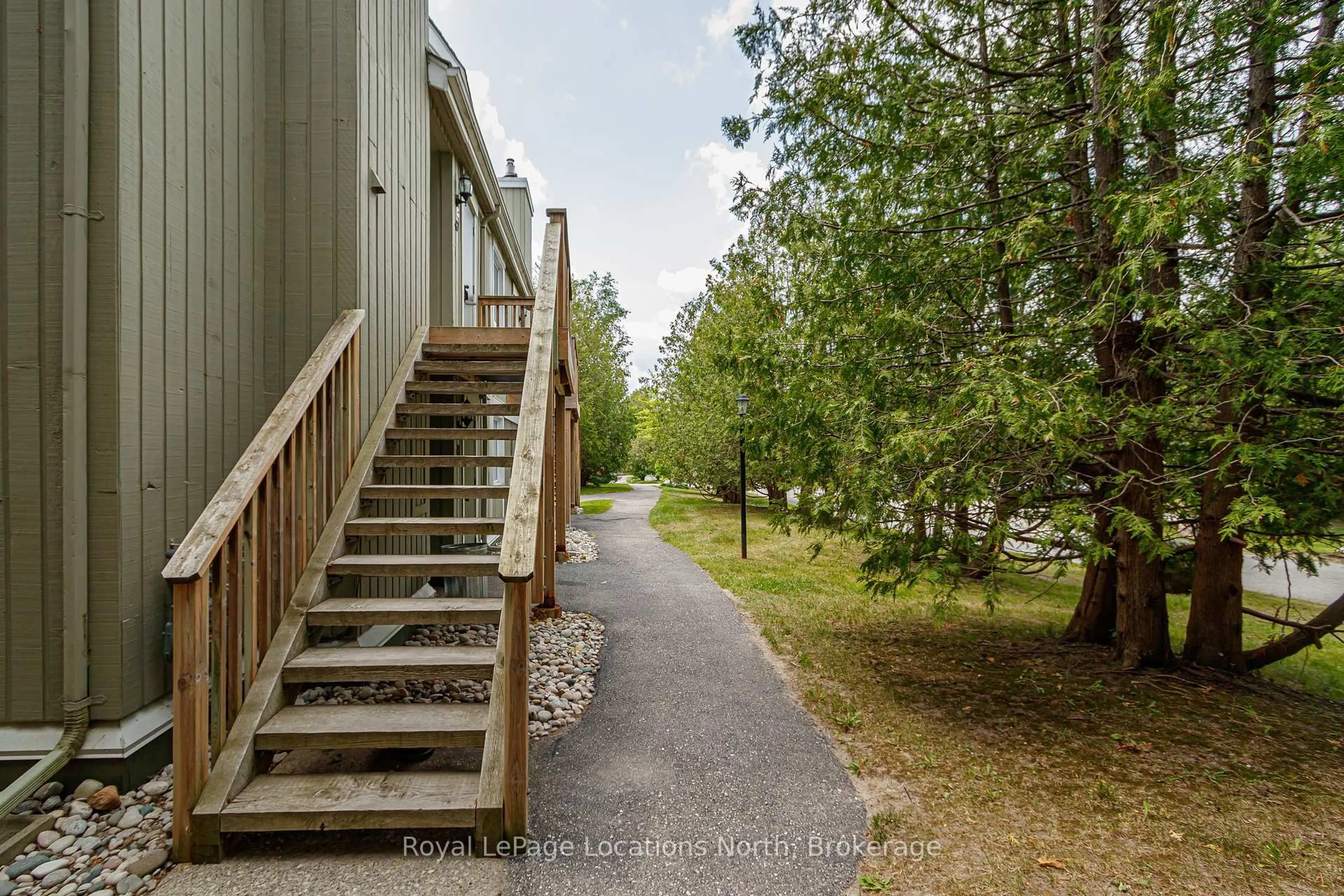 Patio, forest/trees view for 19 Dawson Dr #47, Collingwood Ontario L9Y 5B4