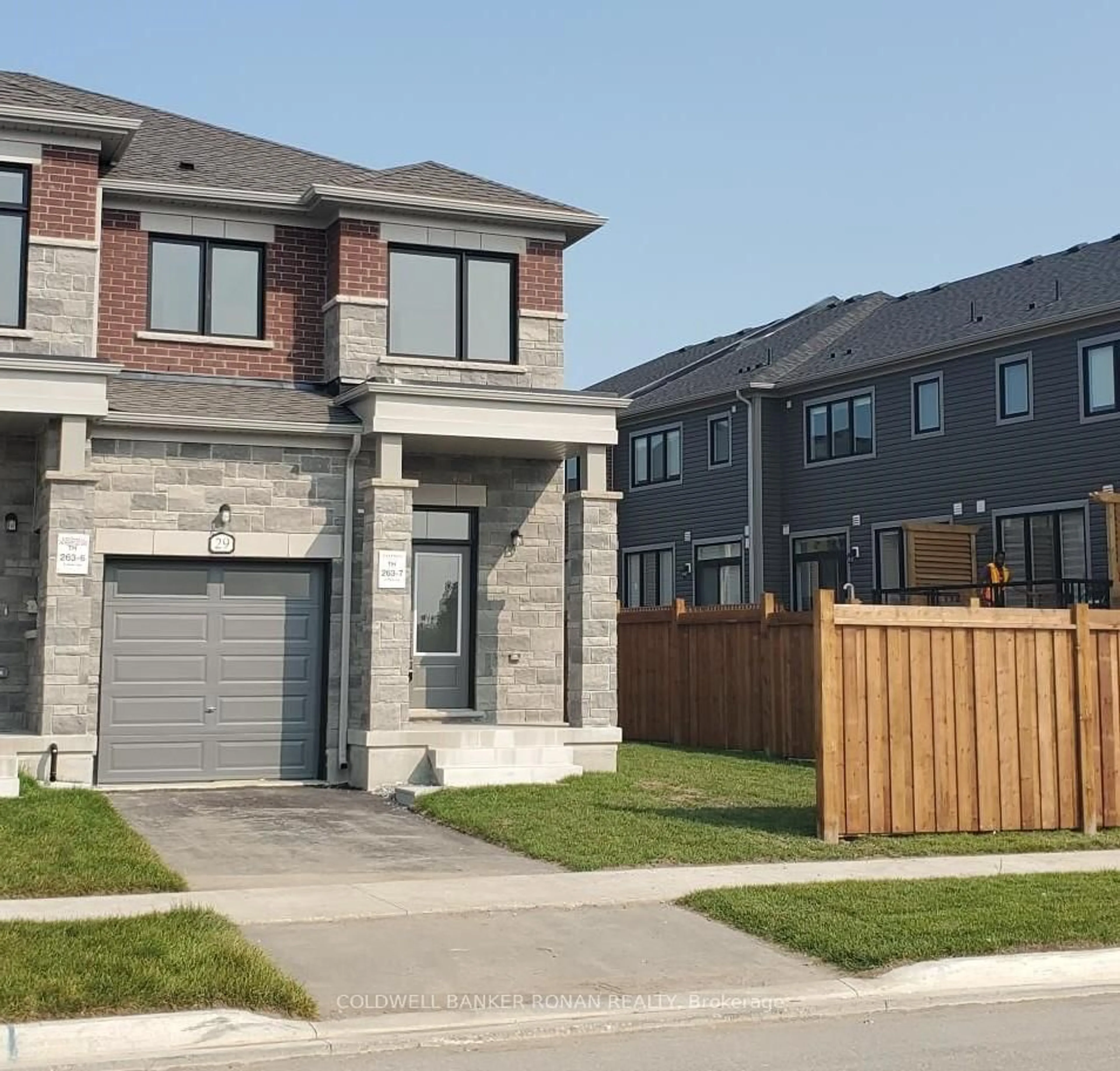 Home with brick exterior material, street for 29 Milady Cres, Barrie Ontario L9J 0X3