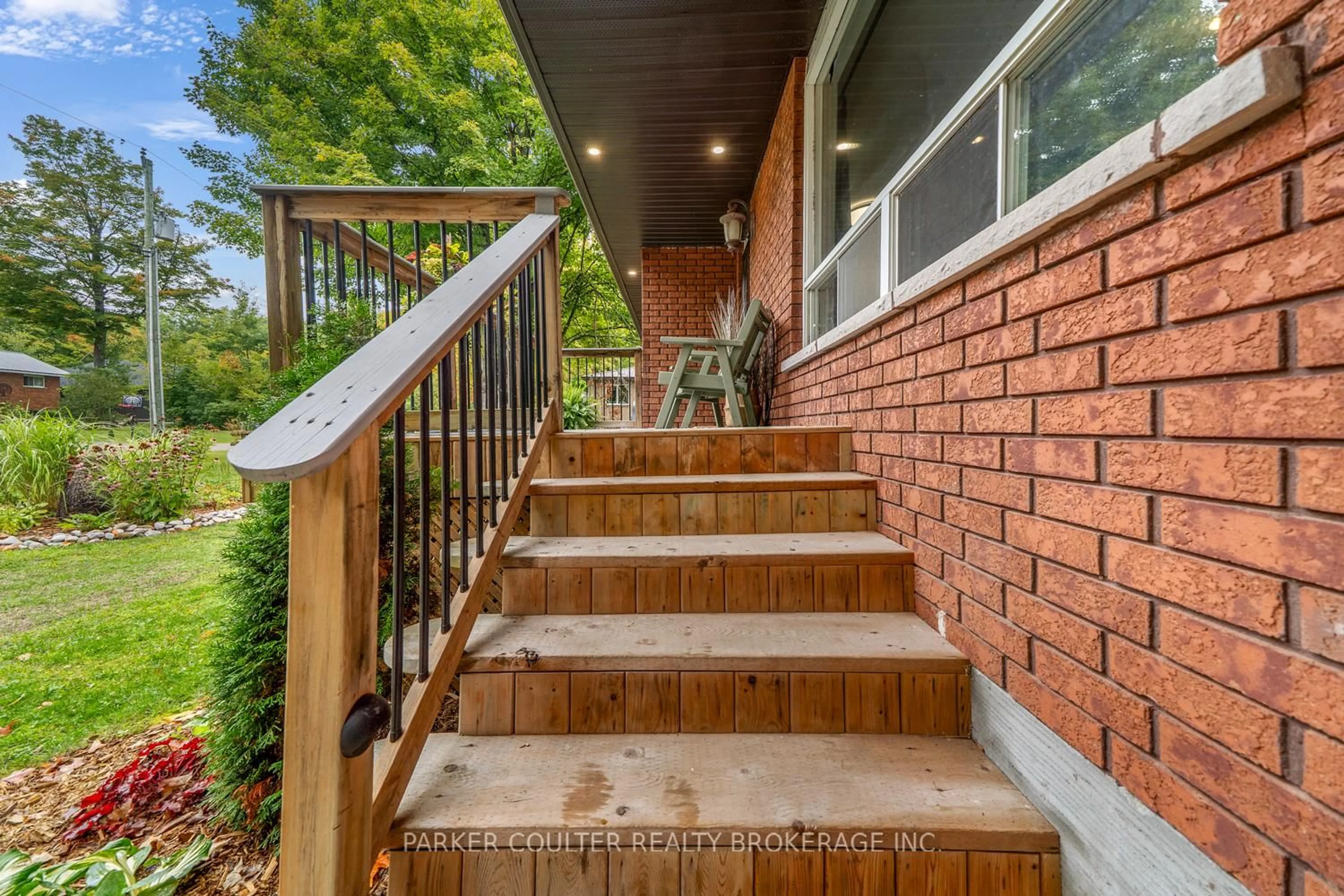Unknown for 15 Mundy Ave, Tiny Ontario L9M 0B5