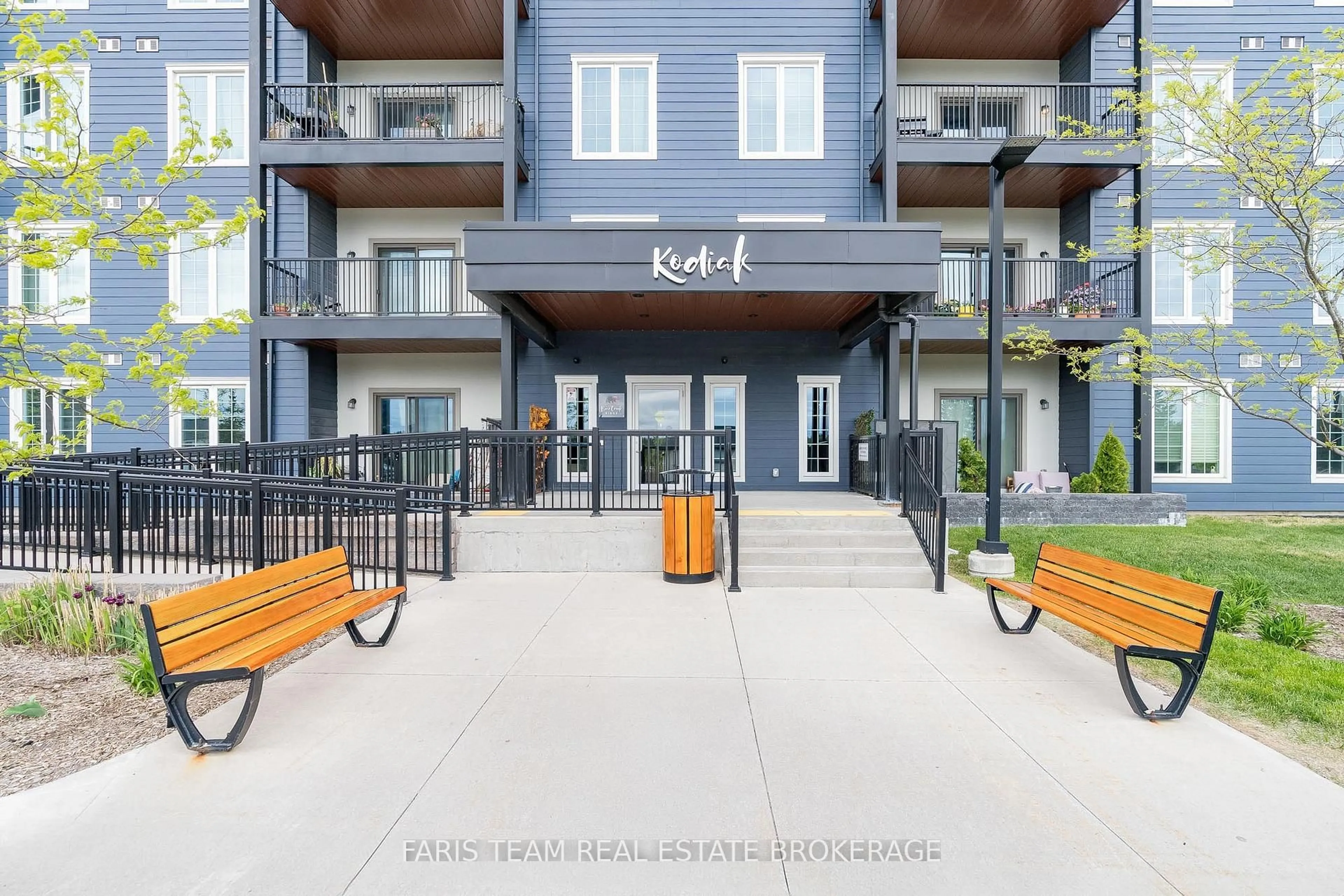 Patio, unknown for 54 Koda St #410, Barrie Ontario L9J 0J6