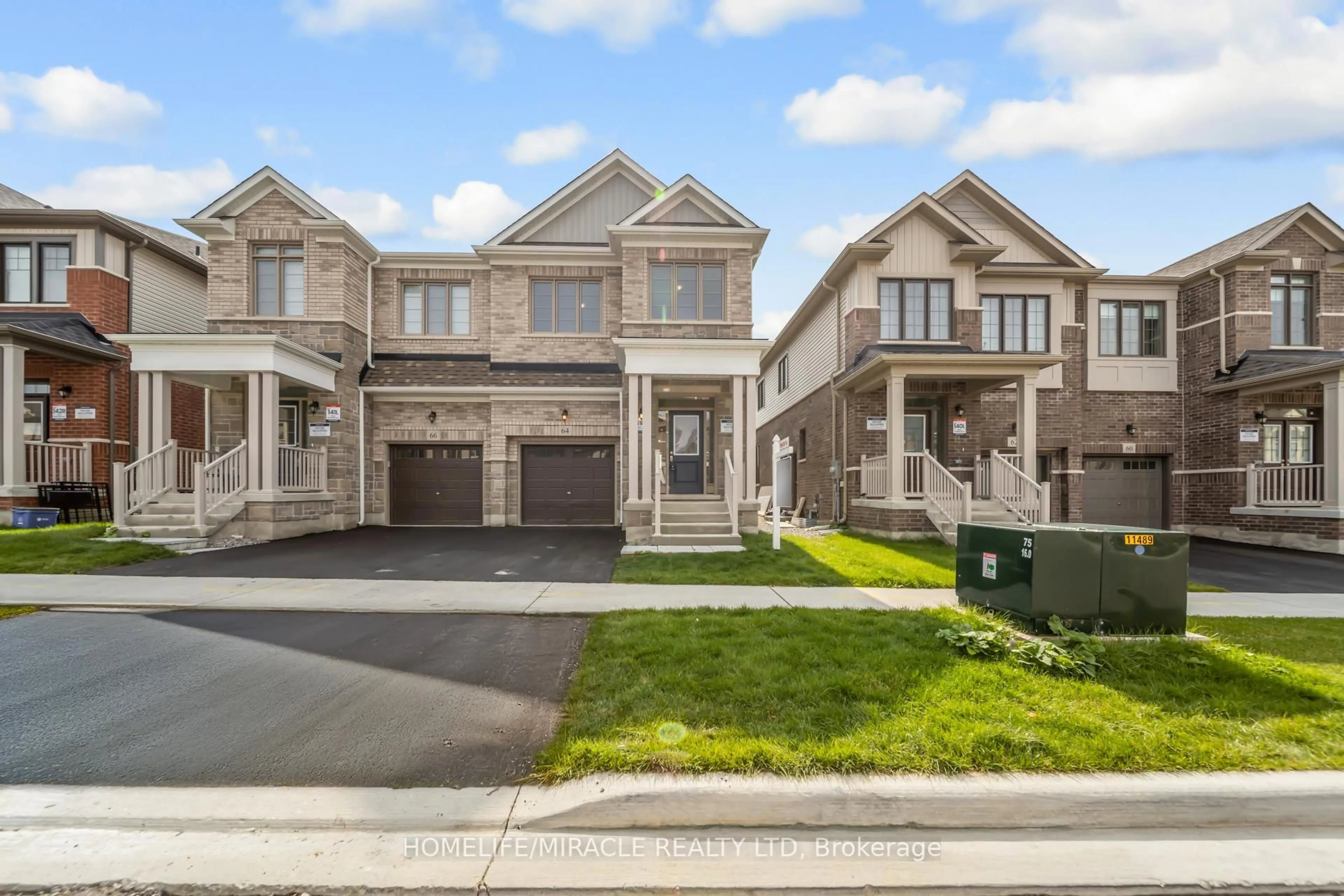 A pic from outside/outdoor area/front of a property/back of a property/a pic from drone, street for 64 Phoenix Blvd, Barrie Ontario L9J 0P7