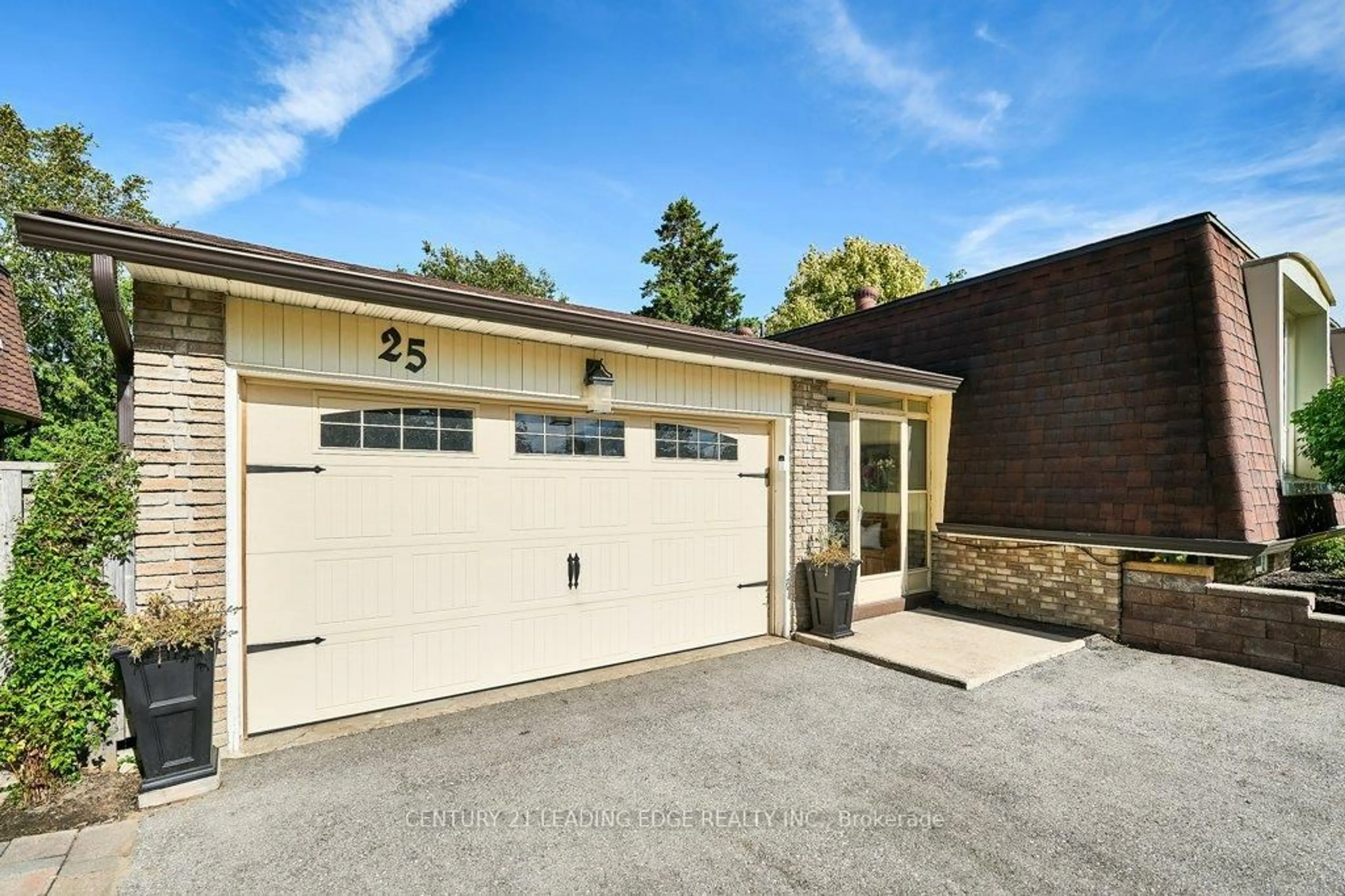Home with brick exterior material, street for 25 Eileen Dr, Barrie Ontario L4N 4M5