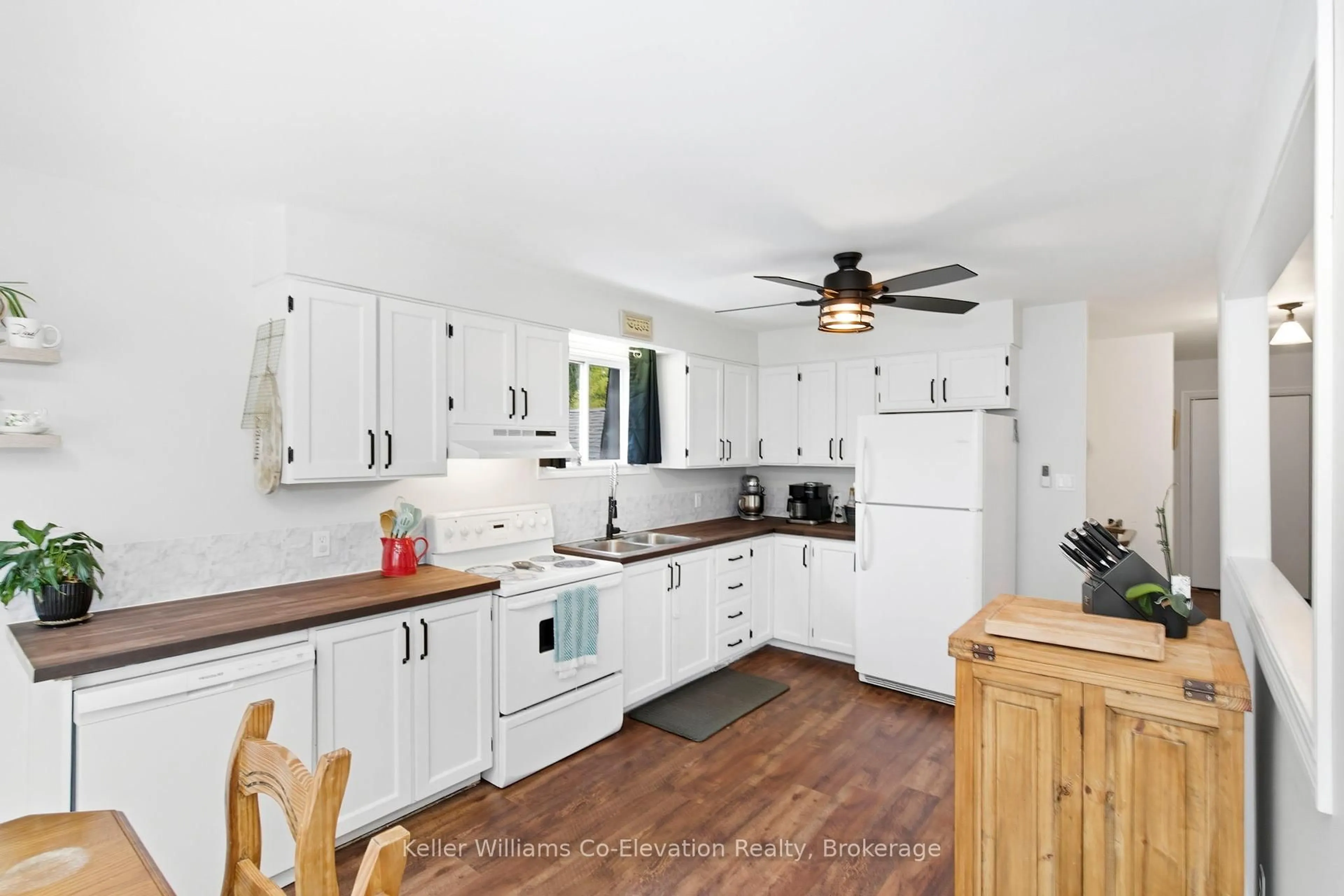 Open concept kitchen, unknown for 20 George St, Severn Ontario L0K 1E0