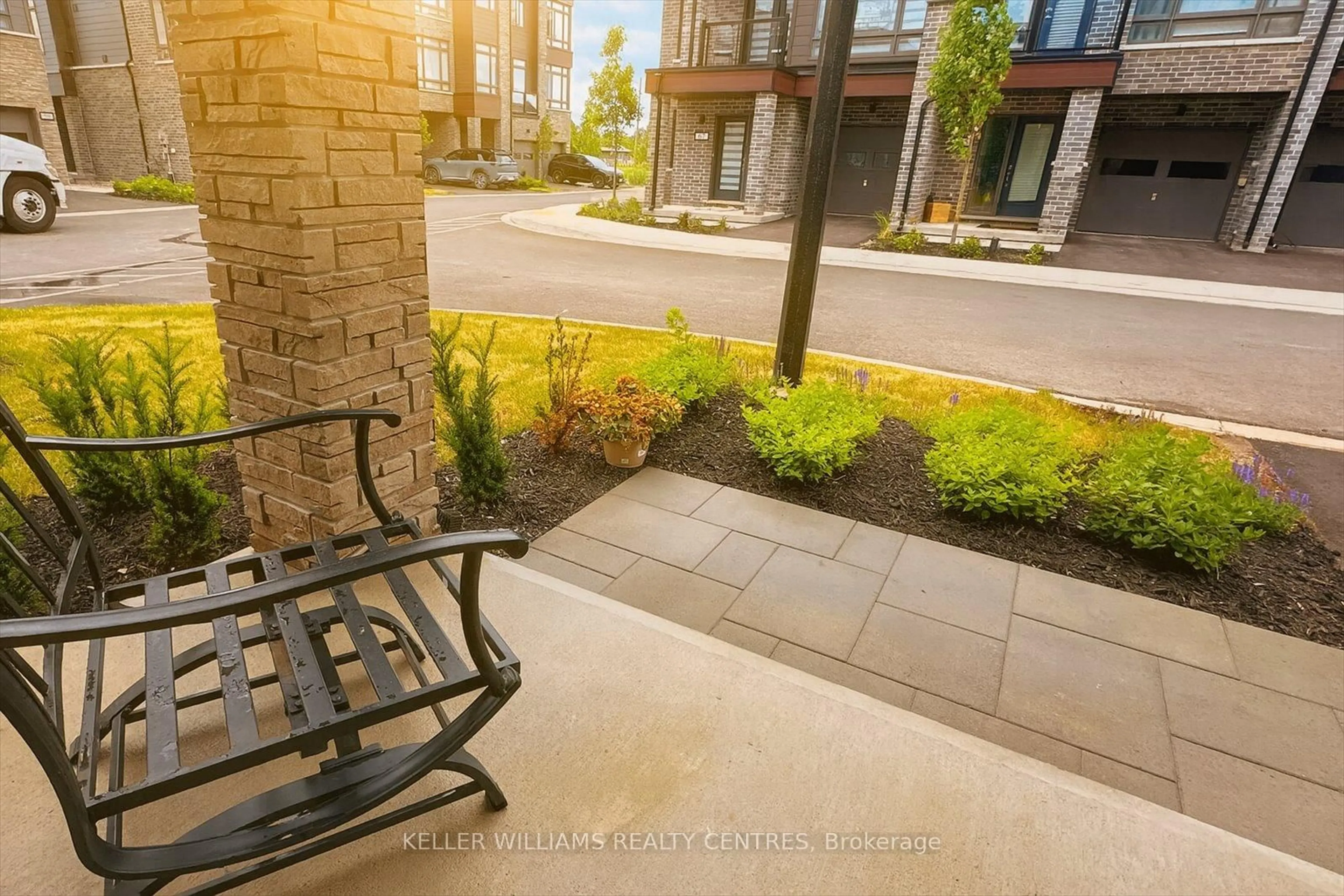 Patio, street for 64 Wyn Wood Lane, Orillia Ontario L3V 3P7